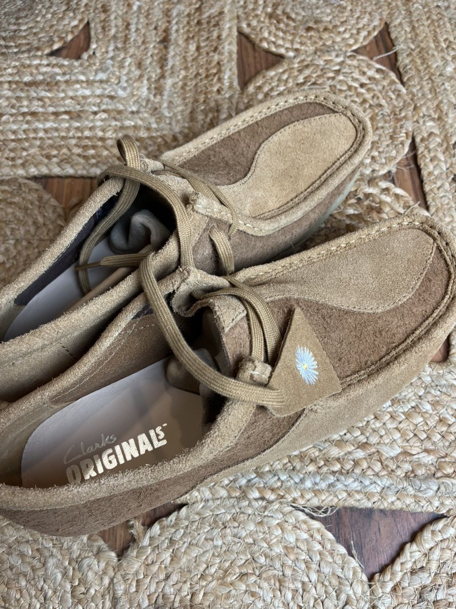 Clarks × Designer Clarks Beige suede two-tone Tan Wallabee Wallabees mule moc Size US 10.5 / EU 43-44 - 5 Thumbnail