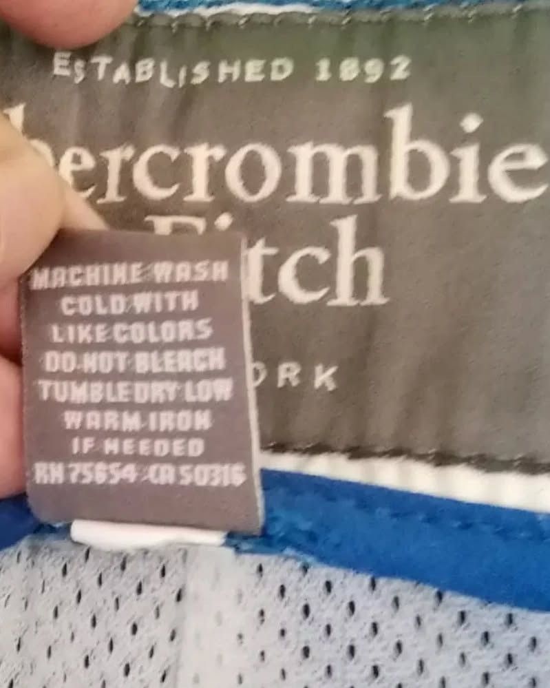 Abercrombie & Fitch Abercrombie and Fitch Blue Spellout Short Pants Y2K Size US 39 - 5 Thumbnail