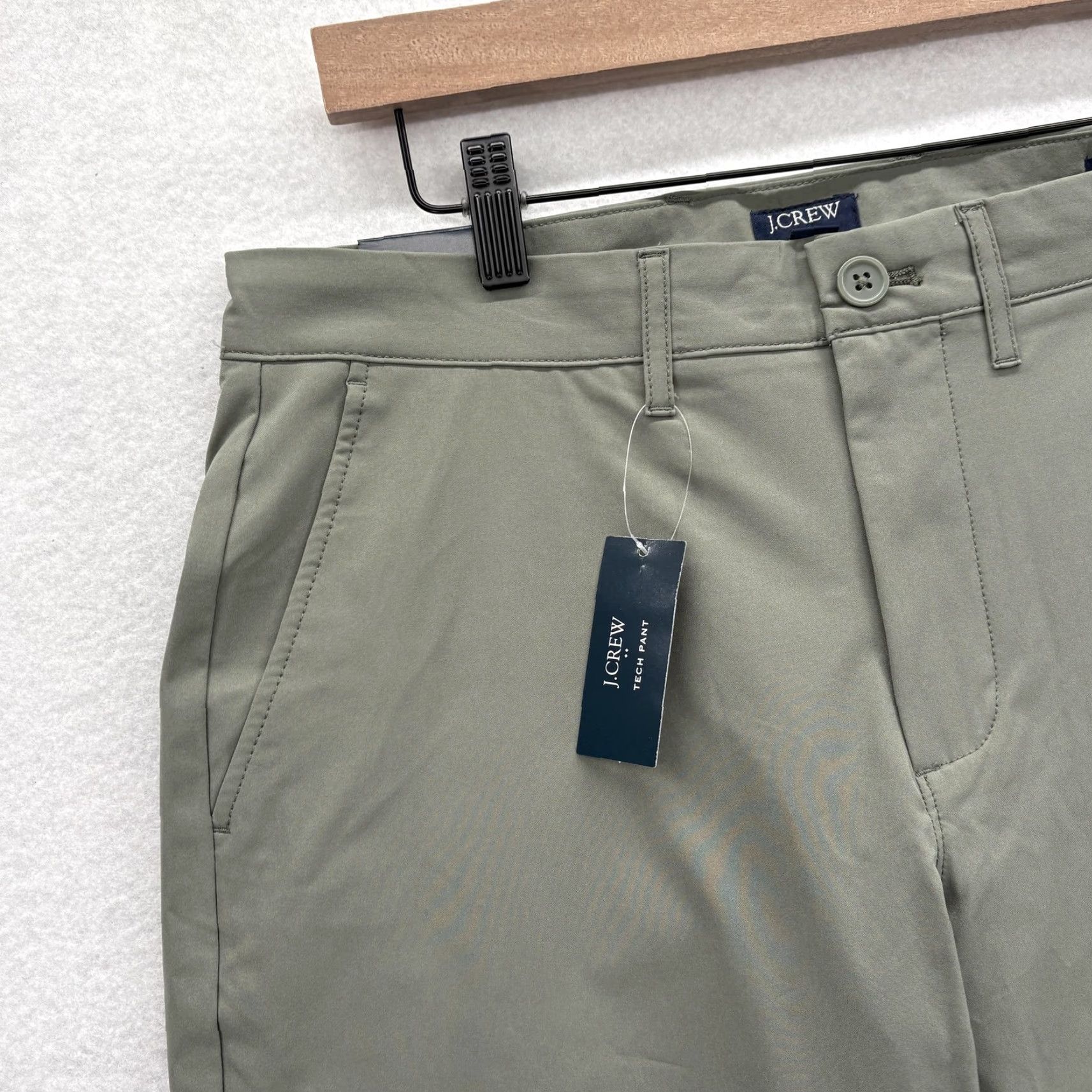 J.Crew J.Crew Flex Tech Pants Mens 29x32 Green Stretch Lightweight Straight Fit Regular Pockets UV Protection Moisture Wicking Breathable Chino Pants Size US 29 - 3 Thumbnail