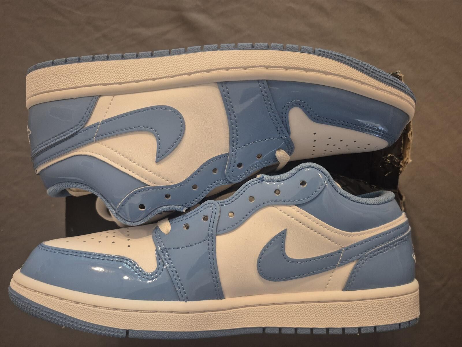 Jordan Brand Air Jordan 1 low unc blue Size 8.5 M Brand New Size US 8.5 / EU 41-42 - 2 Thumbnail