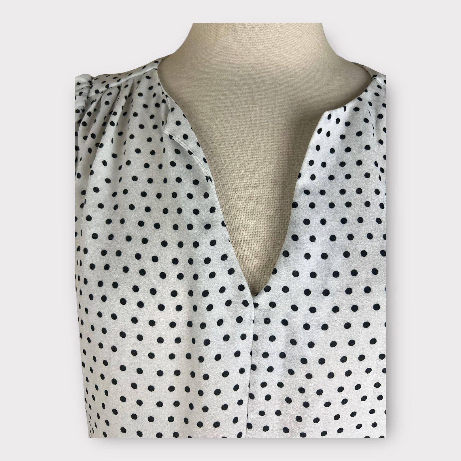 Anthropologie Madison Jules | Mirco Dots Flutter Sleeve Blouse | Medium Size M / US 6-8 / IT 42-44 - 4 Thumbnail