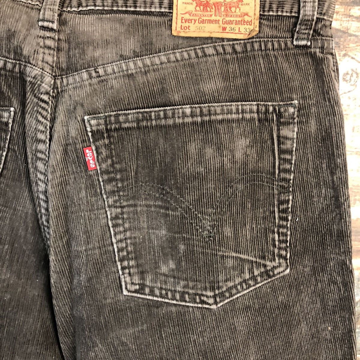 Levi's DL 502 Levis Brown Corduroy vintage Pants #C116 Size US 36 / EU 52 - 15 Thumbnail