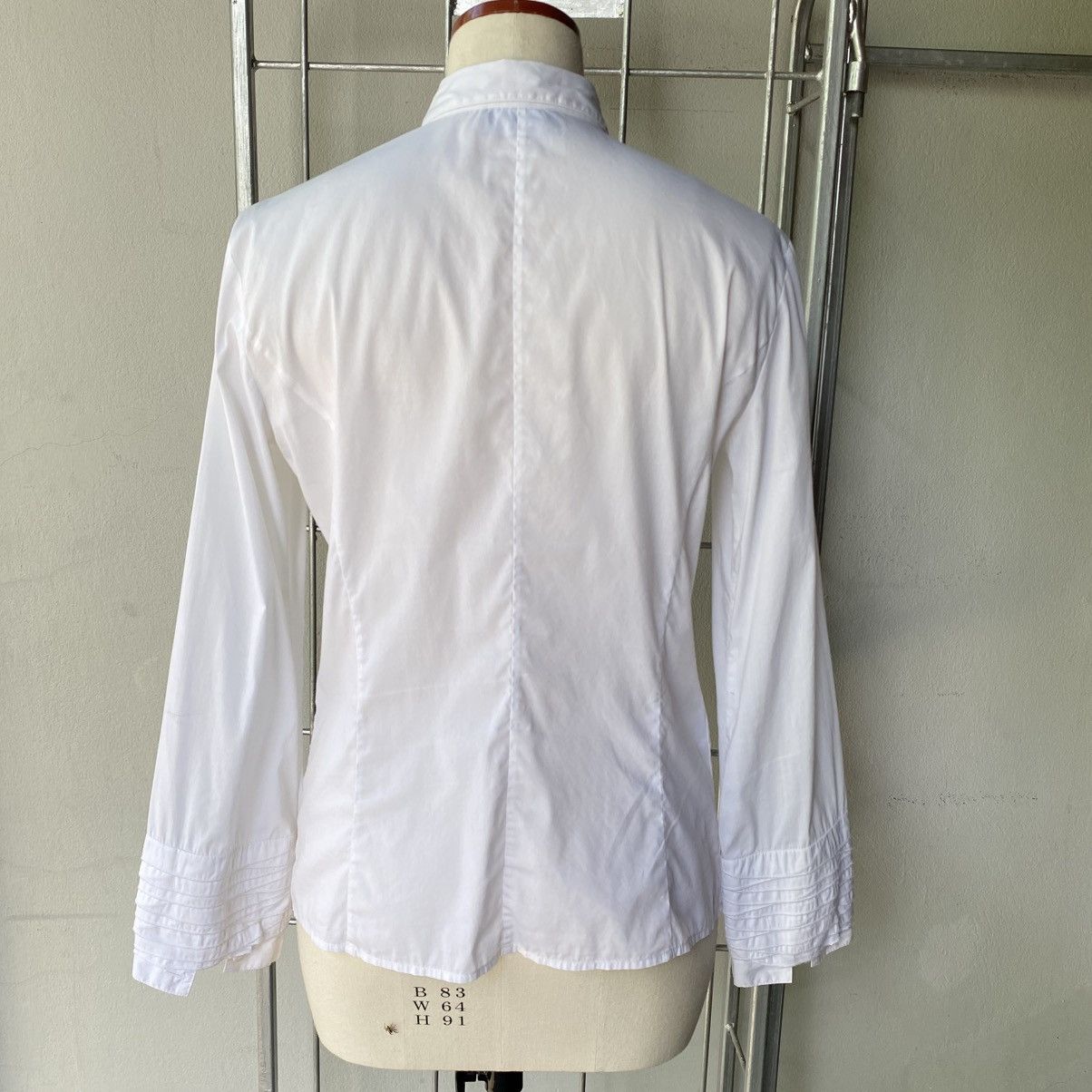 Emporio Armani EMPORIO ARMANI White Ruffle Cuff Fitted Shirt Size M / US 6-8 / IT 42-44 - 13 Thumbnail