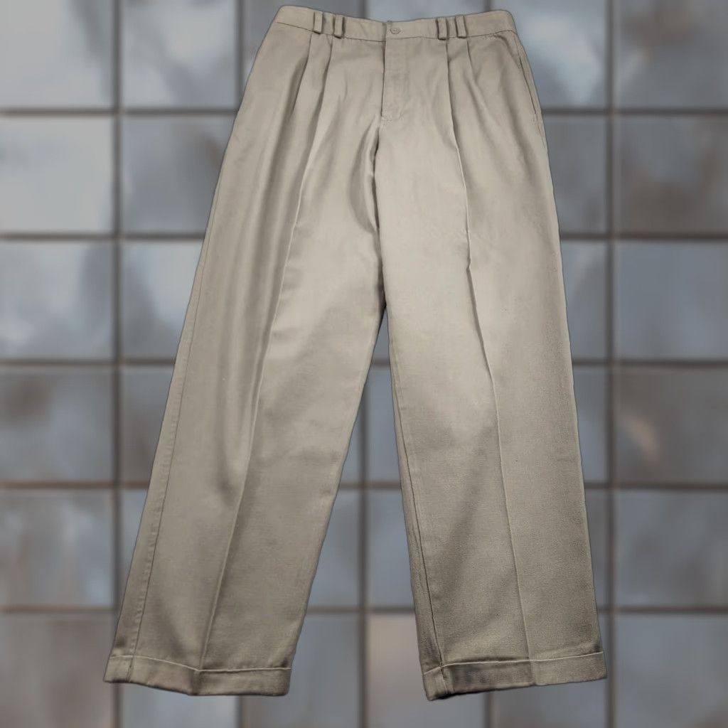 Bugle Boy VINTAGE Bugle Boy Pants Mens 36M Khaki Pleated Chino Slacks Cuffed Hem 65% Polyester 35% Cotton Beig e Size US 36 / EU 52 - 1 Thumbnail