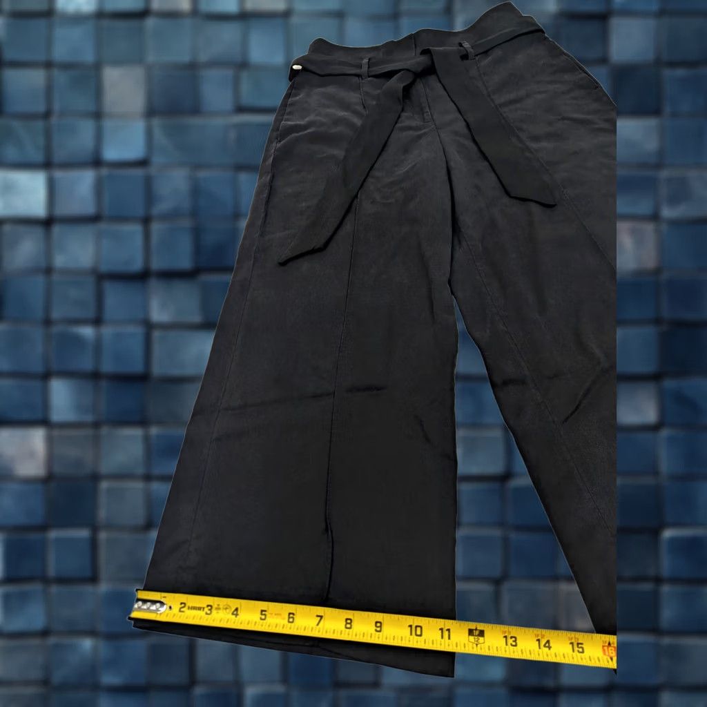 White House Black Market VINTAGE? No — White House Black Market The Wide Leg Capri Pants Women 8 Black w Belt 29x25 Capri Wide-Leg Adults Women Size 30" / US 8 / IT 44 - 1 Thumbnail