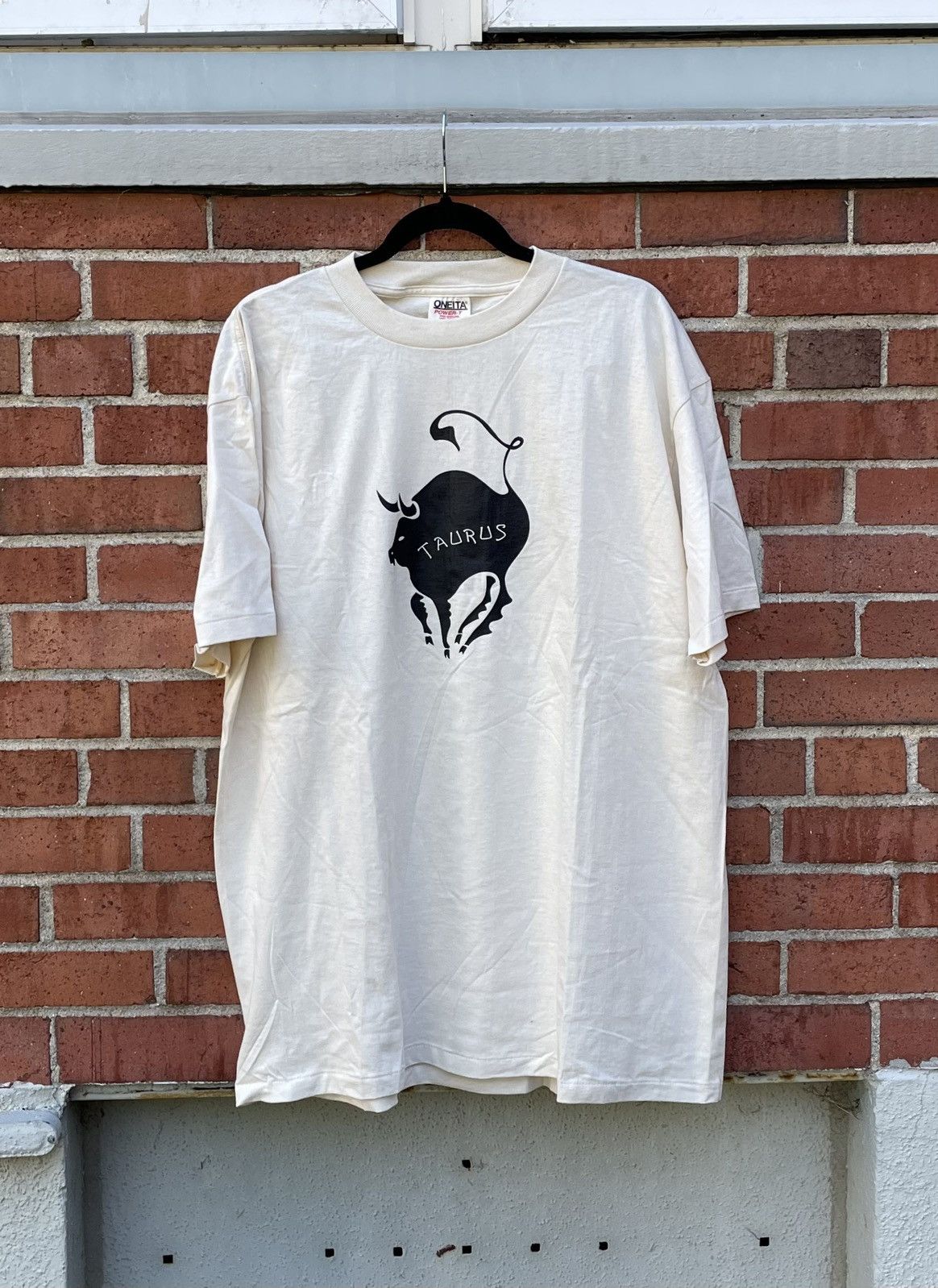 Vintage Vintage 90s Oneita Taurus Zodiac Sign S/S Graphic T Shirt Size US XL / EU 56 / 4 - 1 Thumbnail