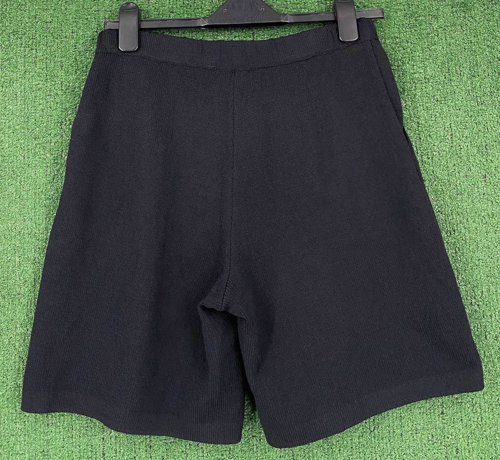 St. John St John Collection Black Knit Shorts Womens Size 4 USA Made Size 27" / US 4 / IT 40 - 6 Thumbnail