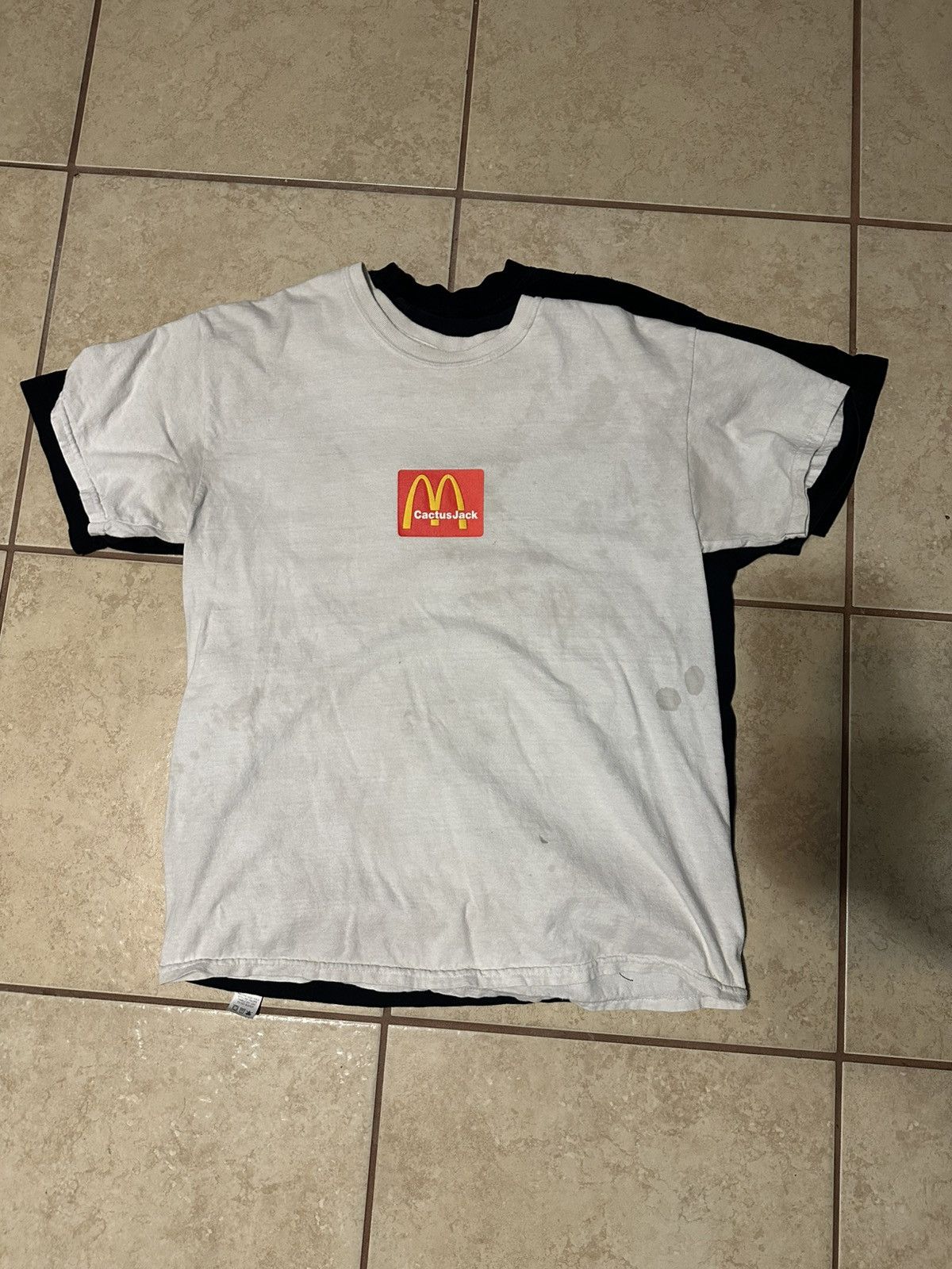 Travis Scott Travis Scott x Mcdonald’s Size US M / EU 48-50 / 2 - 1 Thumbnail