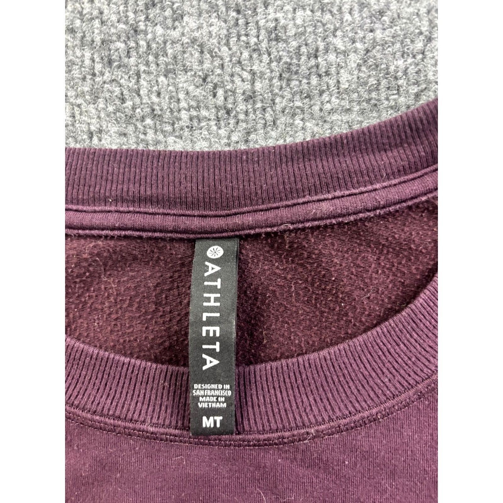 Athleta Athleta Sweatshirt Womens MT Tall Purple Fleece Pullover Crewneck Thumbholes Size M / US 6-8 / IT 42-44 - 2 Thumbnail