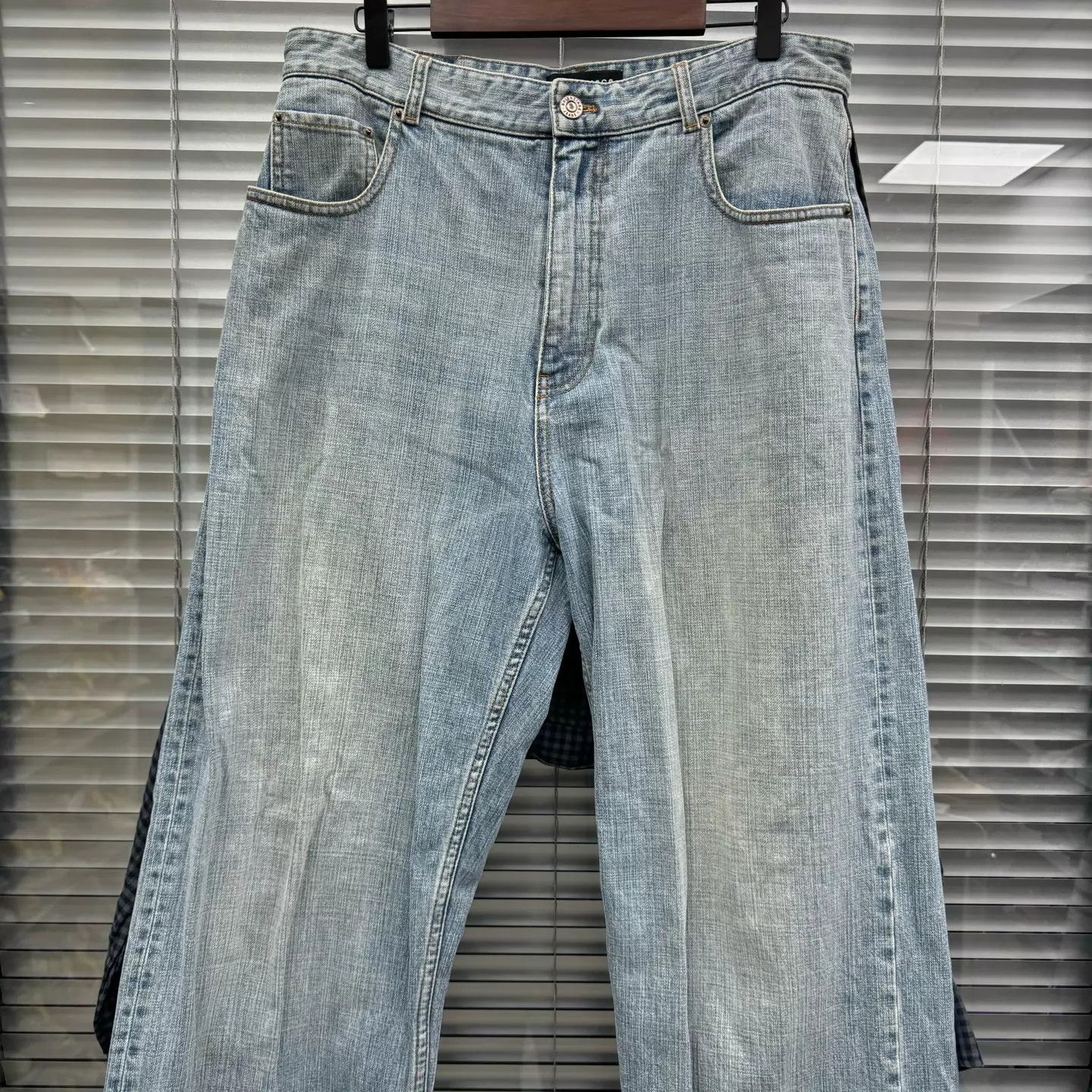 Balenciaga Balenciaga shirt-denim hybrid near new M Size US 32 / EU 48 - 3 Thumbnail