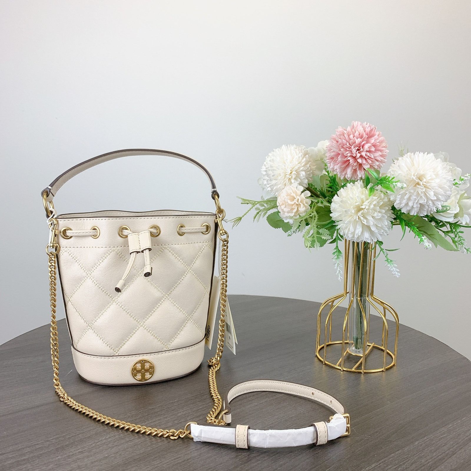 Tory Burch TORY BURCH 148249 WILLA MINI LEATHER QUILTED BUCKET Size ONE SIZE - 8 Thumbnail
