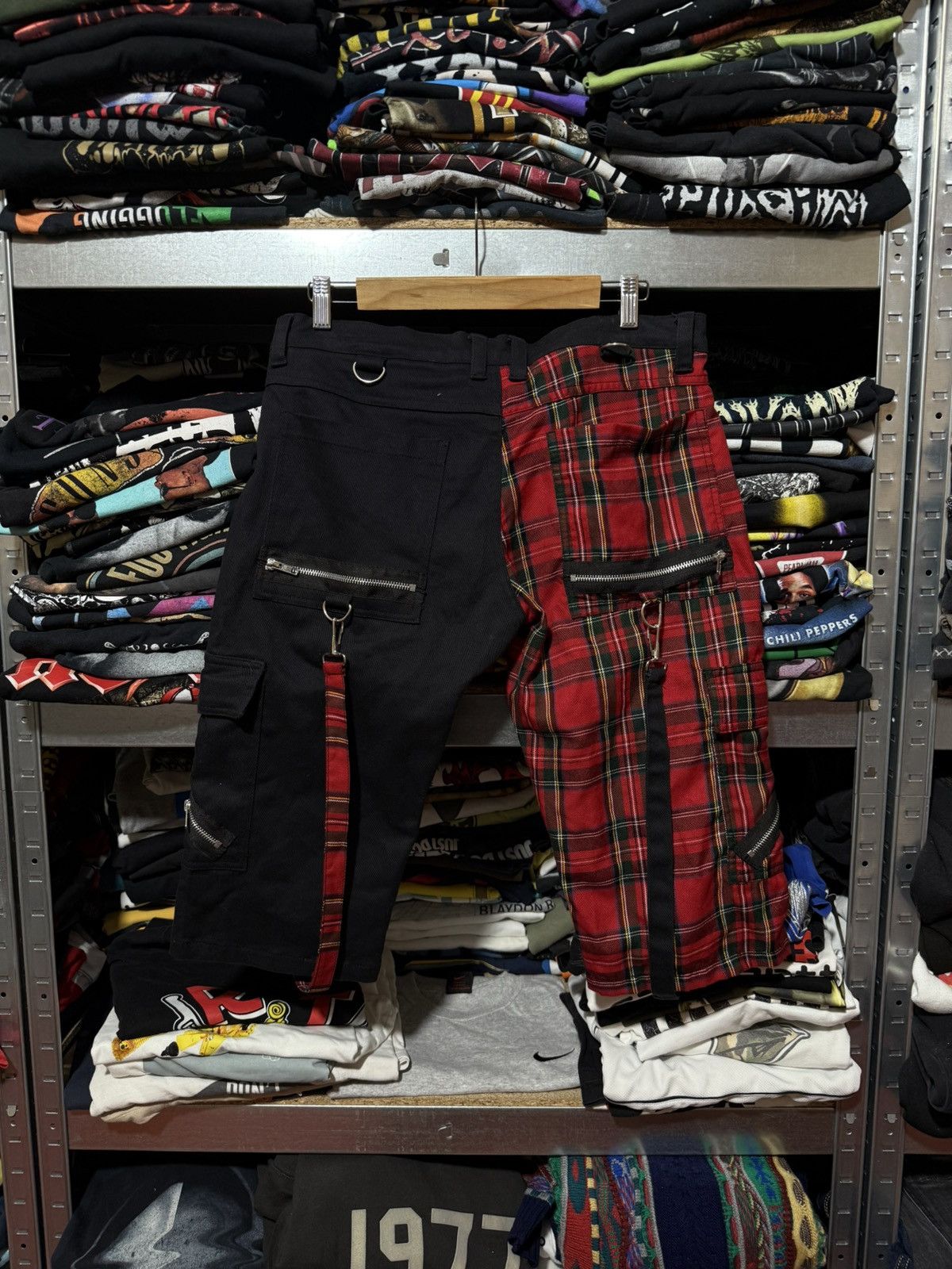 Japanese Brand Rare Japanese Brand Patchwork Punk Rock Emo Shorts Y2K Hype Size US 34 / EU 50 - 2 Thumbnail