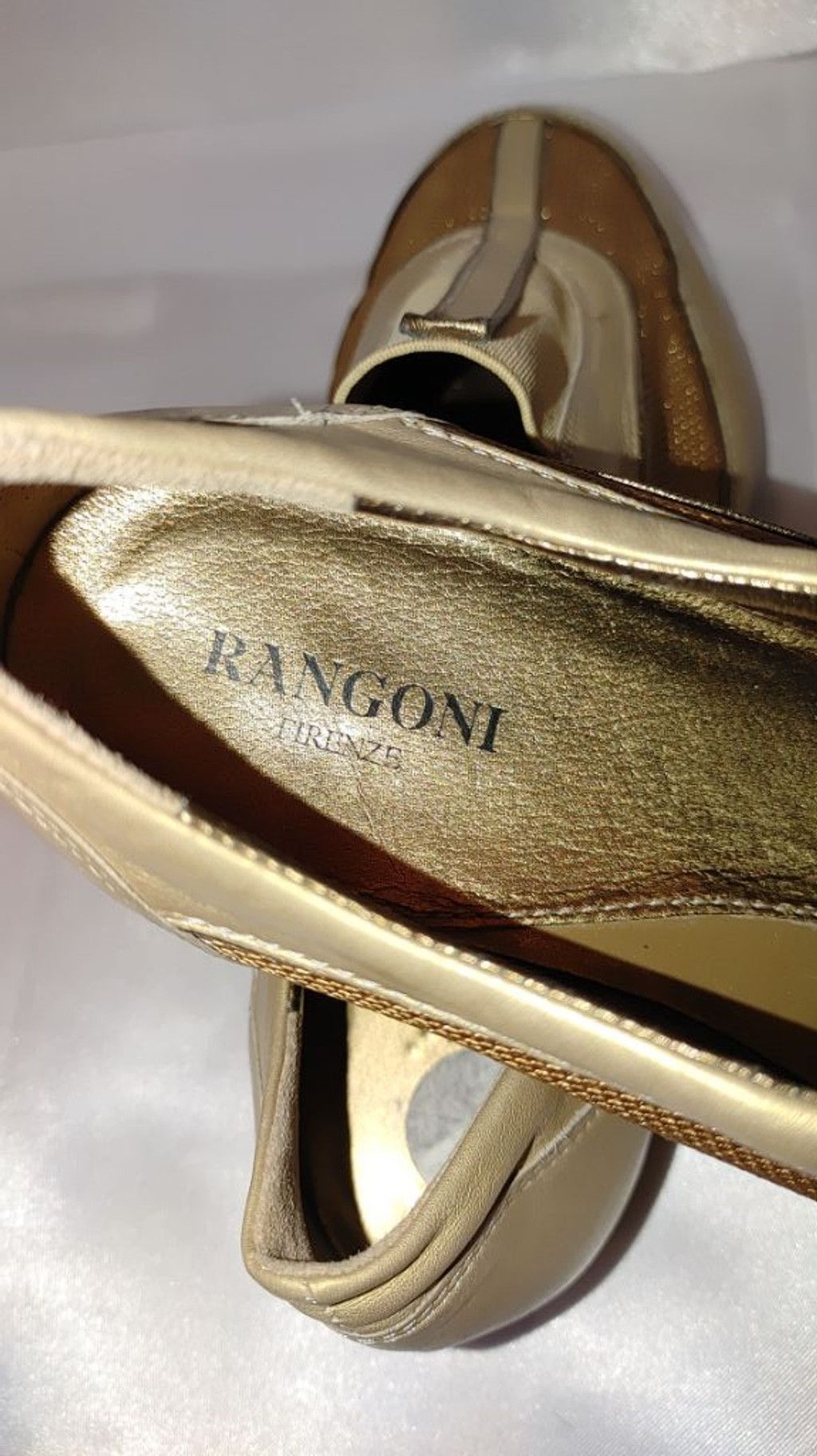 The Unbranded Brand Amalfi by Rangoni Metallic Gold Italian Sneakers Size 8.5B Size US 8.5 / IT 38.5 - 11 Thumbnail