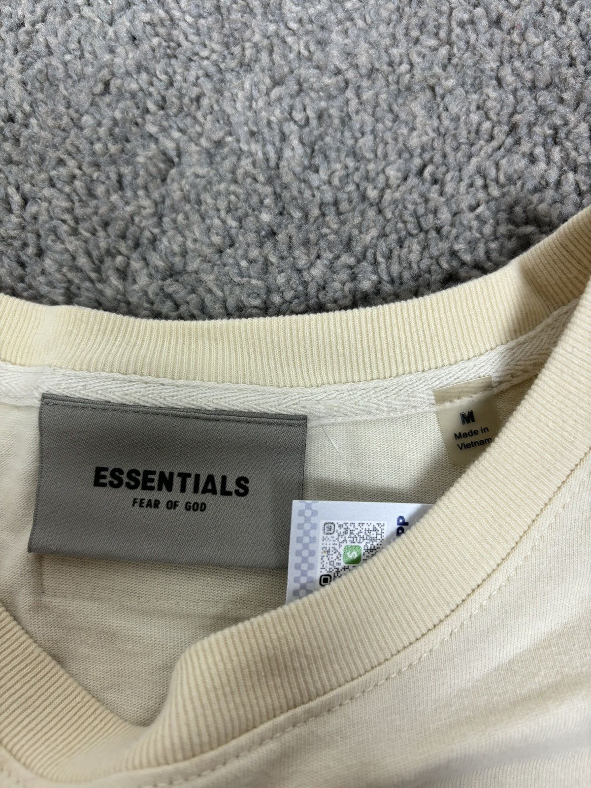 Essentials Fear of God essentials short sleeve tee buttercream Size US M / EU 48-50 / 2 - 2 Thumbnail