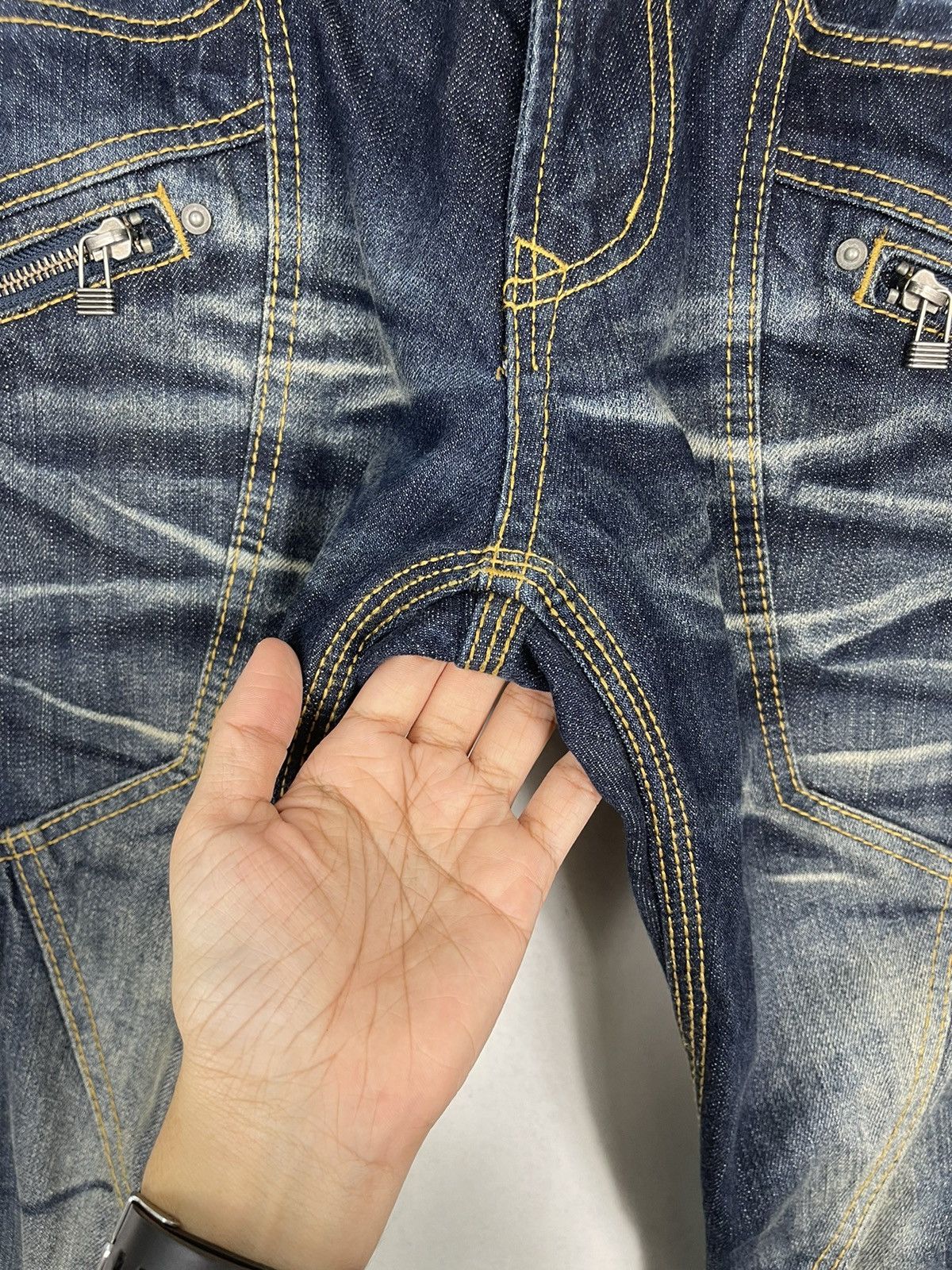 Japanese Brand JAPANASE HIDEAWAY NICOLE RIPPED JEANS FLARE DENIM Size US 32 / EU 48 - 10 Thumbnail
