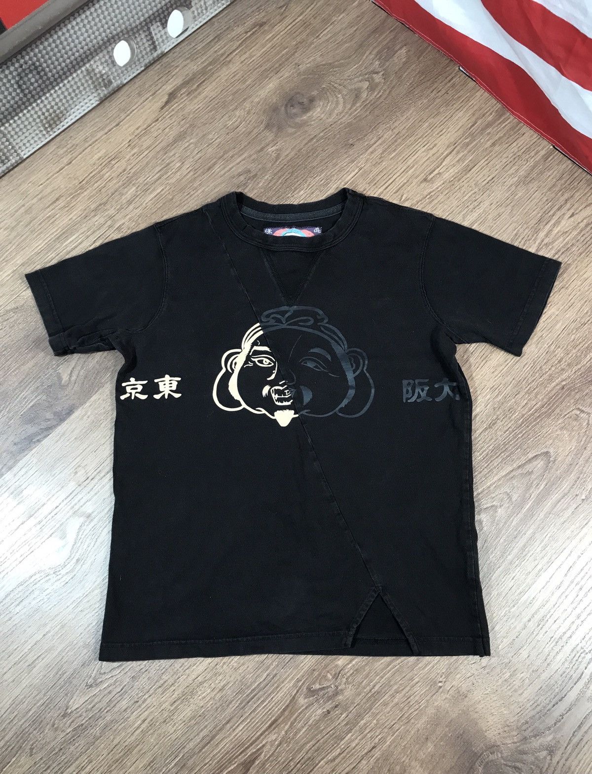 Evisu × Vintage Vintage Evisu T Shirt Black Graphic Print Size M / US 6-8 / IT 42-44 - 1 Thumbnail