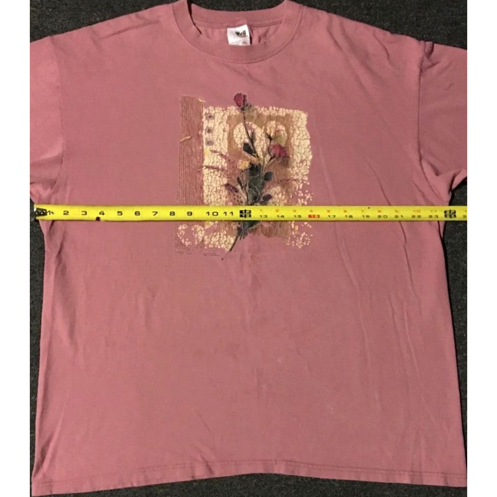 Vintage VINTAGE Love Nature Art Rose Grunge Punk 90s Shirt XL Men Red Heart Flowers Distressed T-Shirt Size US XL / EU 56 / 4 - 7 Thumbnail