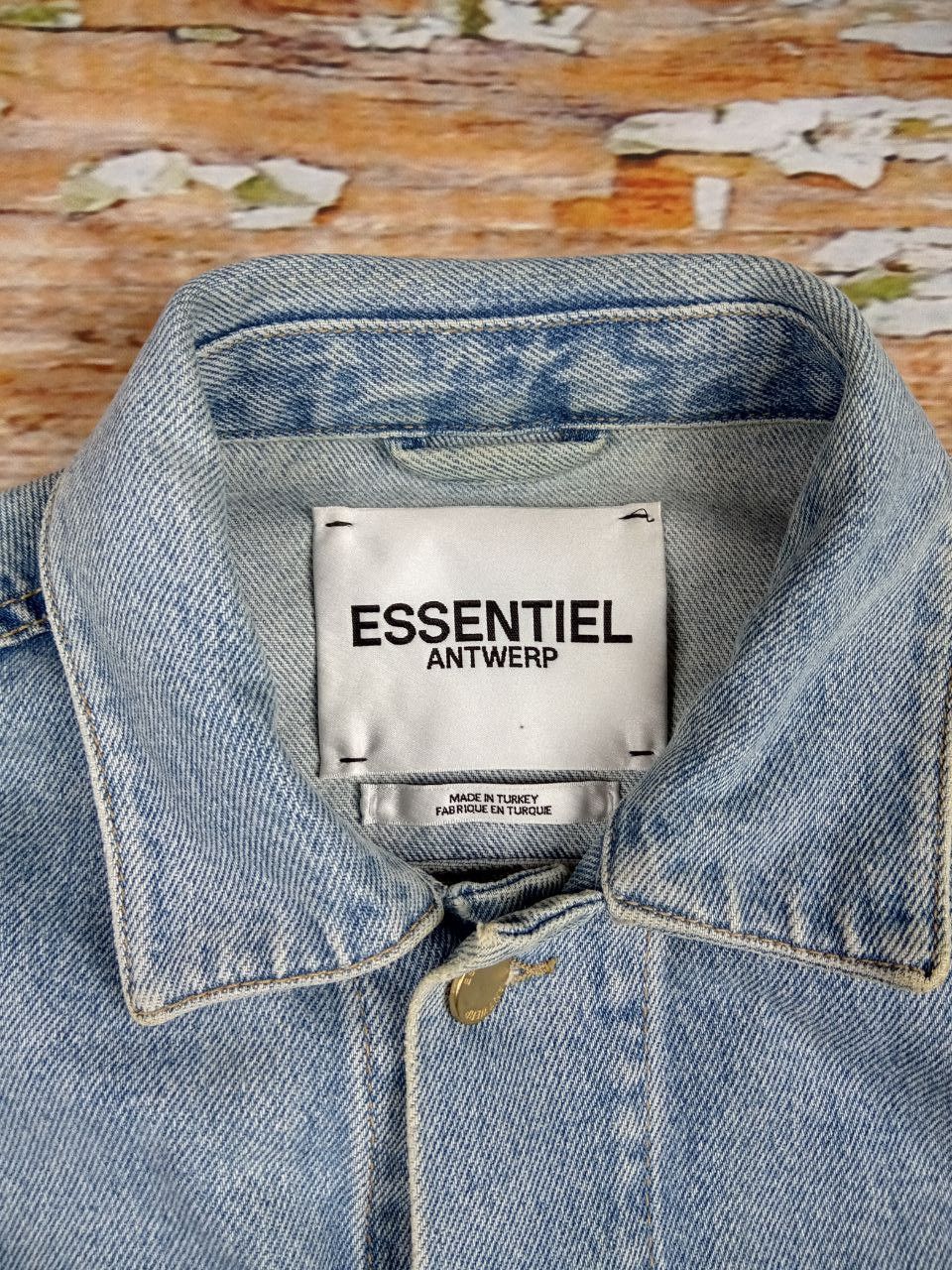 Essentiel Antwerp Two-tone oversized denim jacket with short sleeves Size S / US 4 / IT 40 - 4 Thumbnail