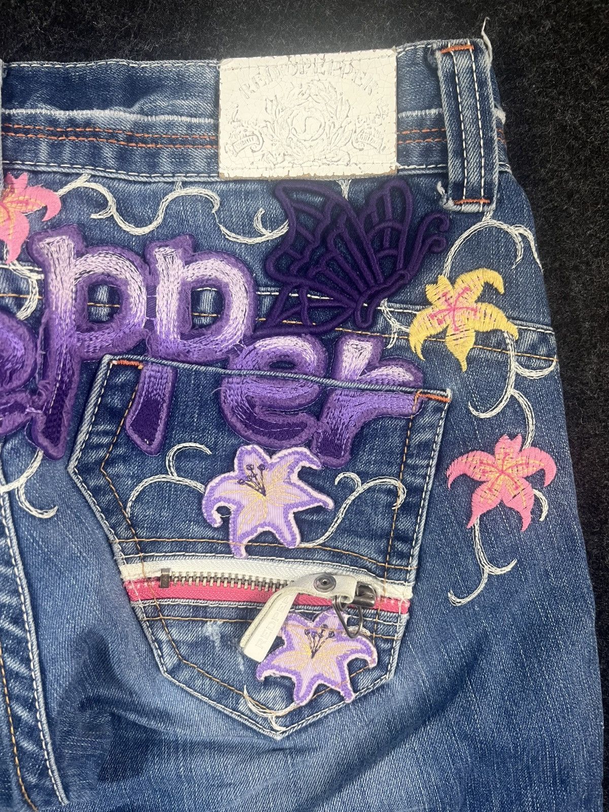 In The Attic RARE 🔥 Red Pepper Flower Embroidery Flare Jeans like LGB Size US 31 - 10 Thumbnail