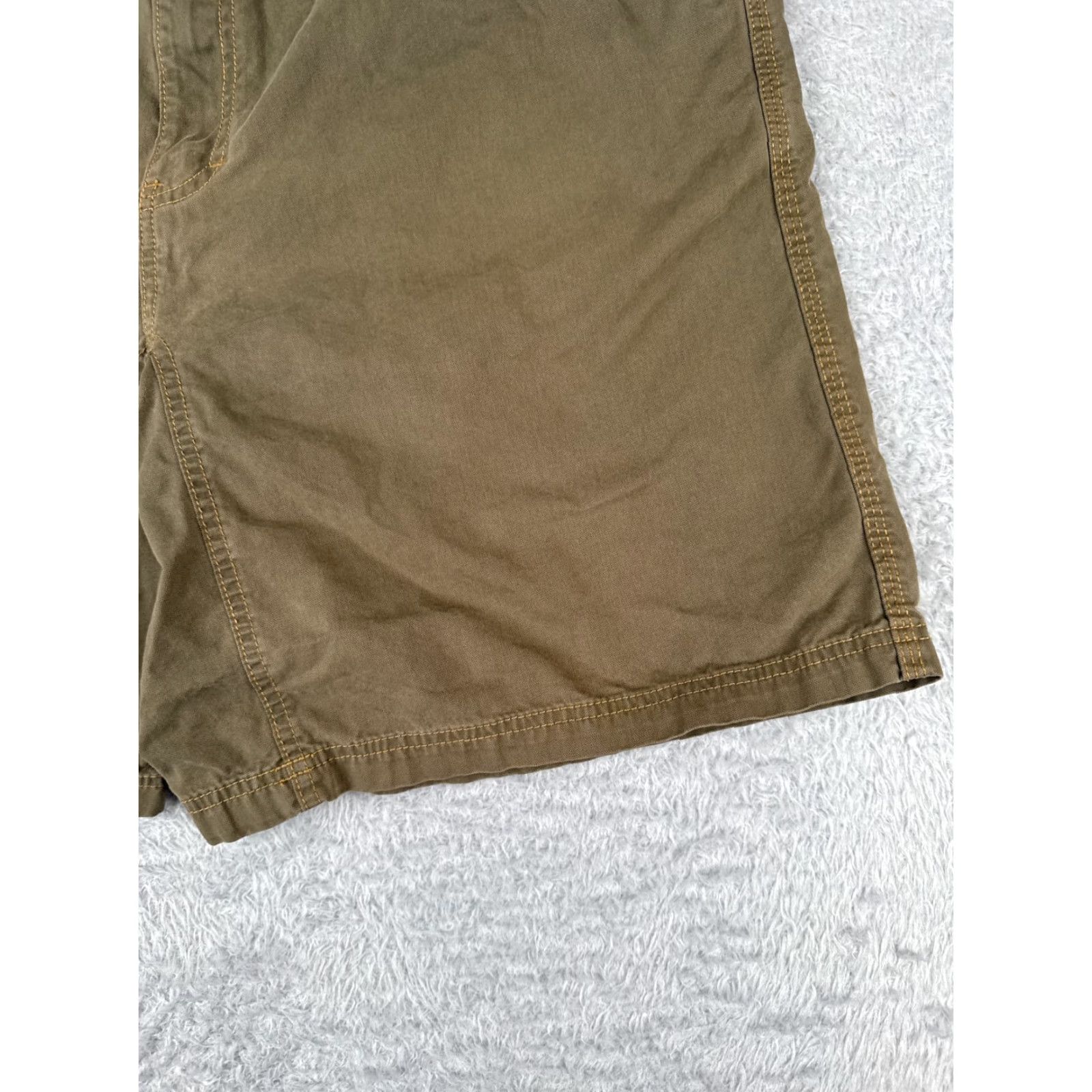 Vintage VINTAGE Columbia Mens Shorts 38 Green Beige Canvas Cargo 8in Inseam Regular 36x8 Casual Outdoors Men Size US 38 / EU 54 - 2 Thumbnail