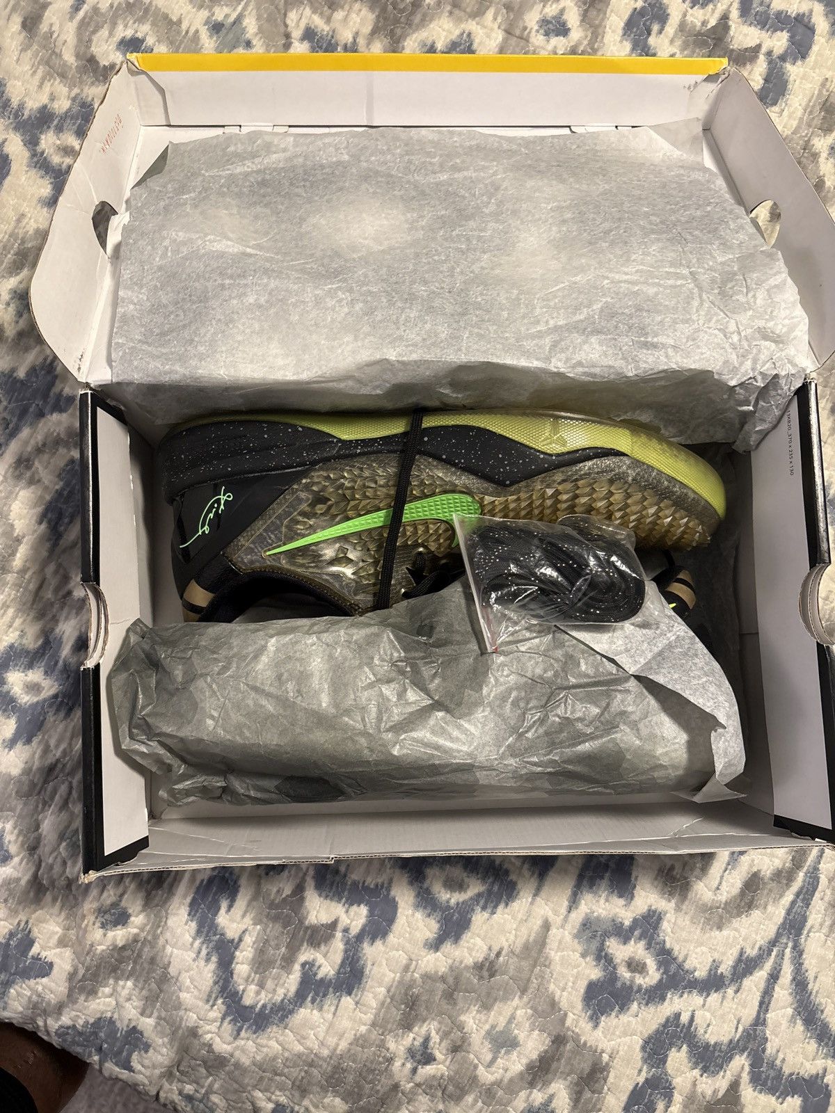 Nike VINTAGE Kobe 8 SS “Christmas” Size US 14 / EU 47 - 8 Thumbnail
