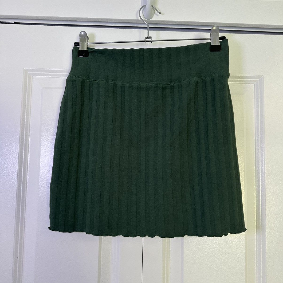 American Eagle Outfitters Aerie Offline Ribbed Forrest Green Mini Skirt Size S Size 27" / US 4 / IT 40 - 2 Thumbnail