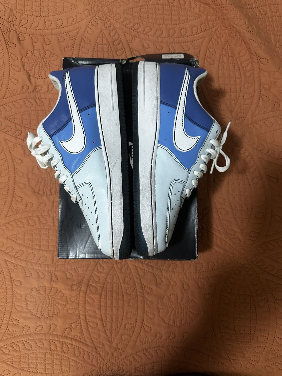 Nike WMNS NIKE AIR FORCE 1 ‘07 Size US 9.5 / EU 42-43 - 5 Thumbnail