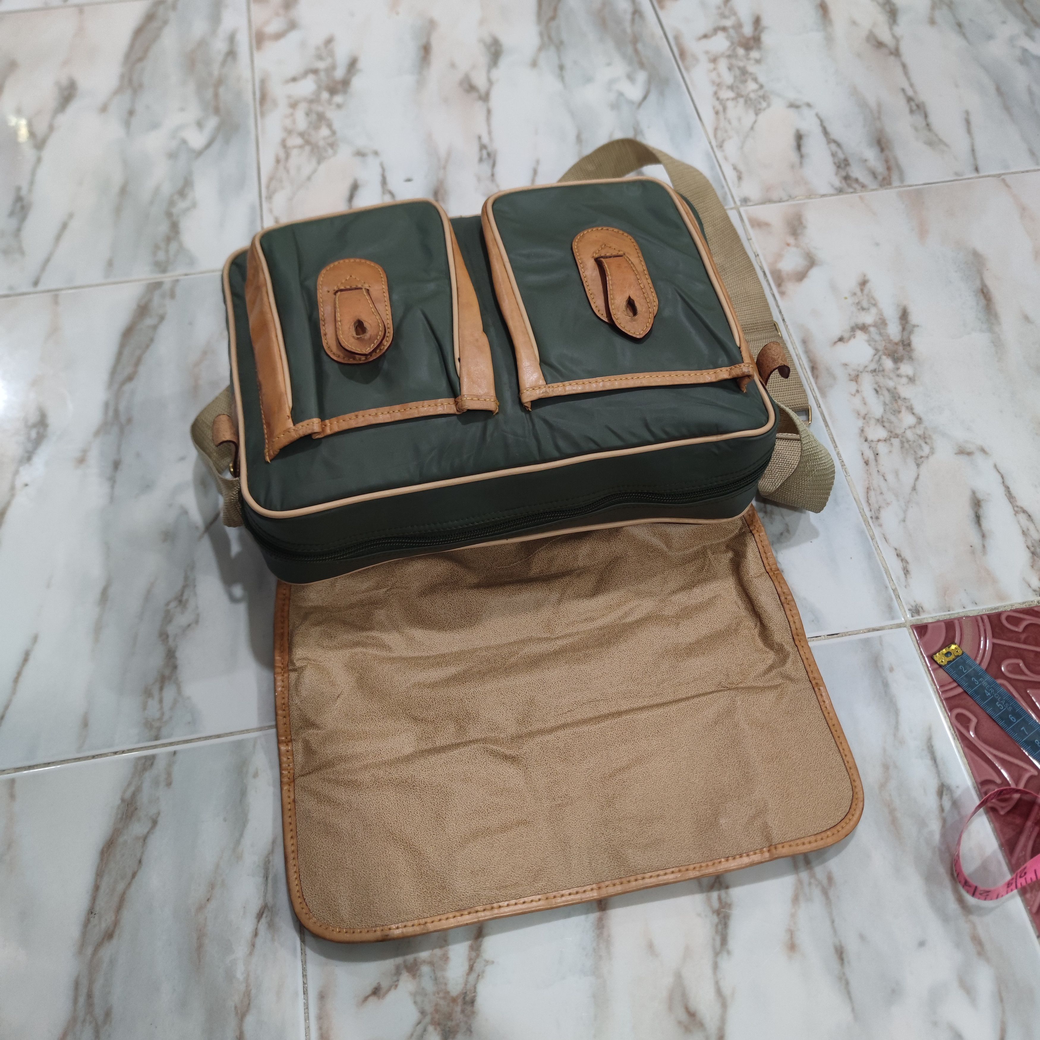 Vintage VINTAGE HUNTING WORLD MESSENGER BAG MADE IN FRANCE Size ONE SIZE - 17 Thumbnail