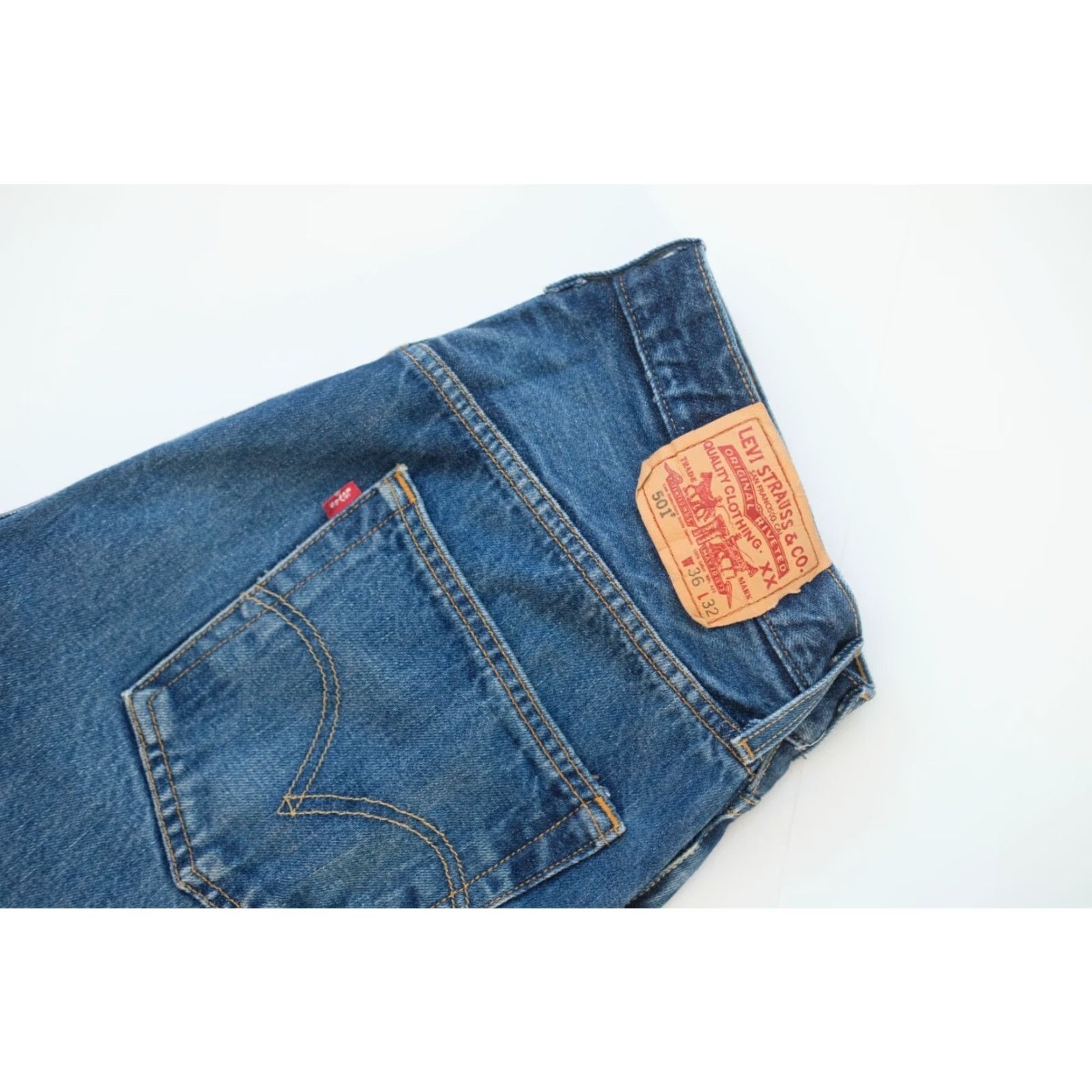 Denime VINTAGE Levis Strauss 501 Button Fly Jeans Denim Blue 2007 Mens SZ 36 x 32 Regular Straight 5-Pocket USA Y2K Jeans Size US 36 / EU 52 - 4 Thumbnail