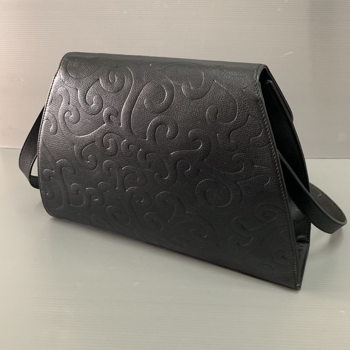 Yves Saint Laurent Saint Laurent 1990-2000s logo-debossed shoulder bag Size ONE SIZE - 3 Thumbnail