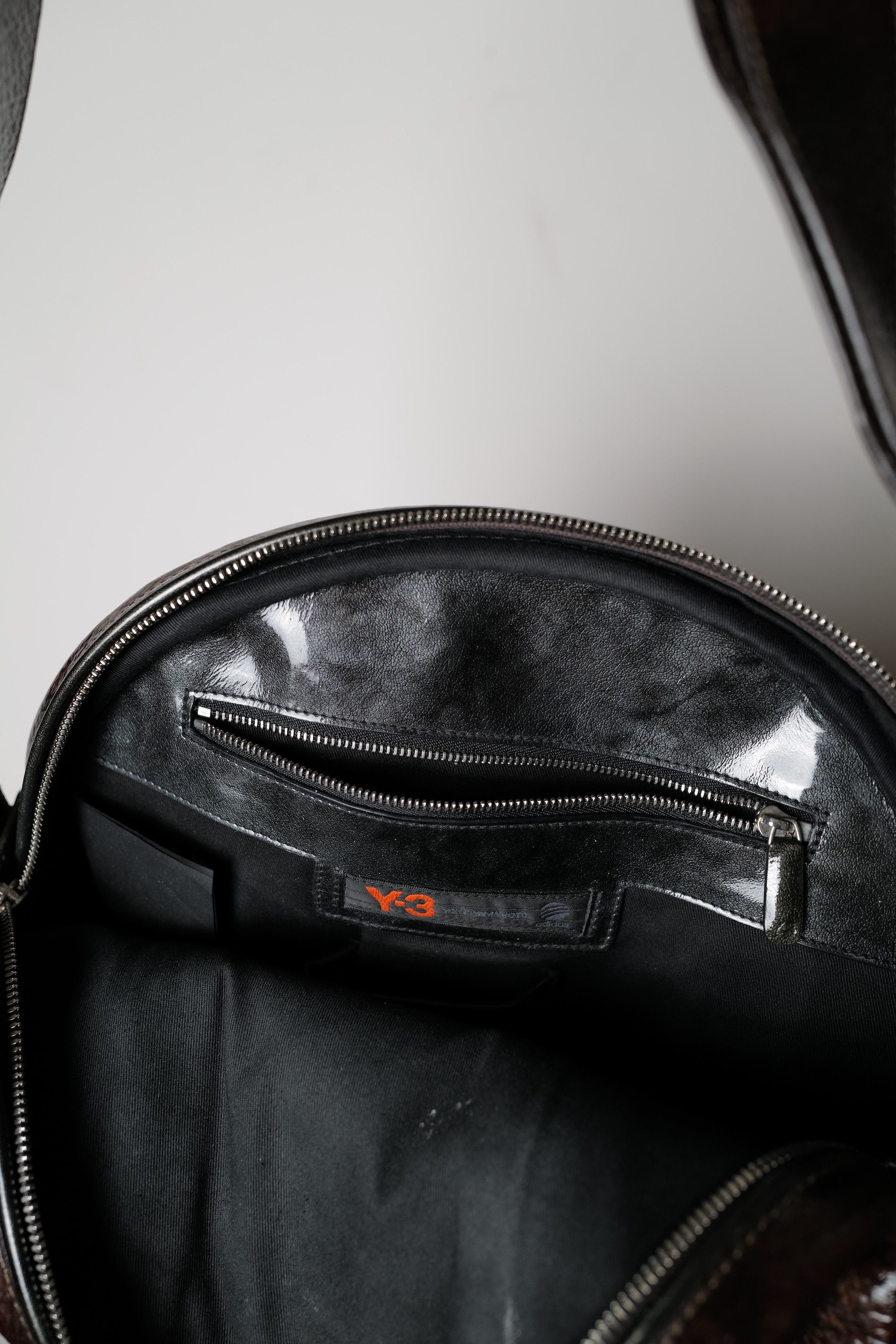 Y-3 Y-3 ROUND LEATHER BAG RARE Size ONE SIZE - 13 Thumbnail