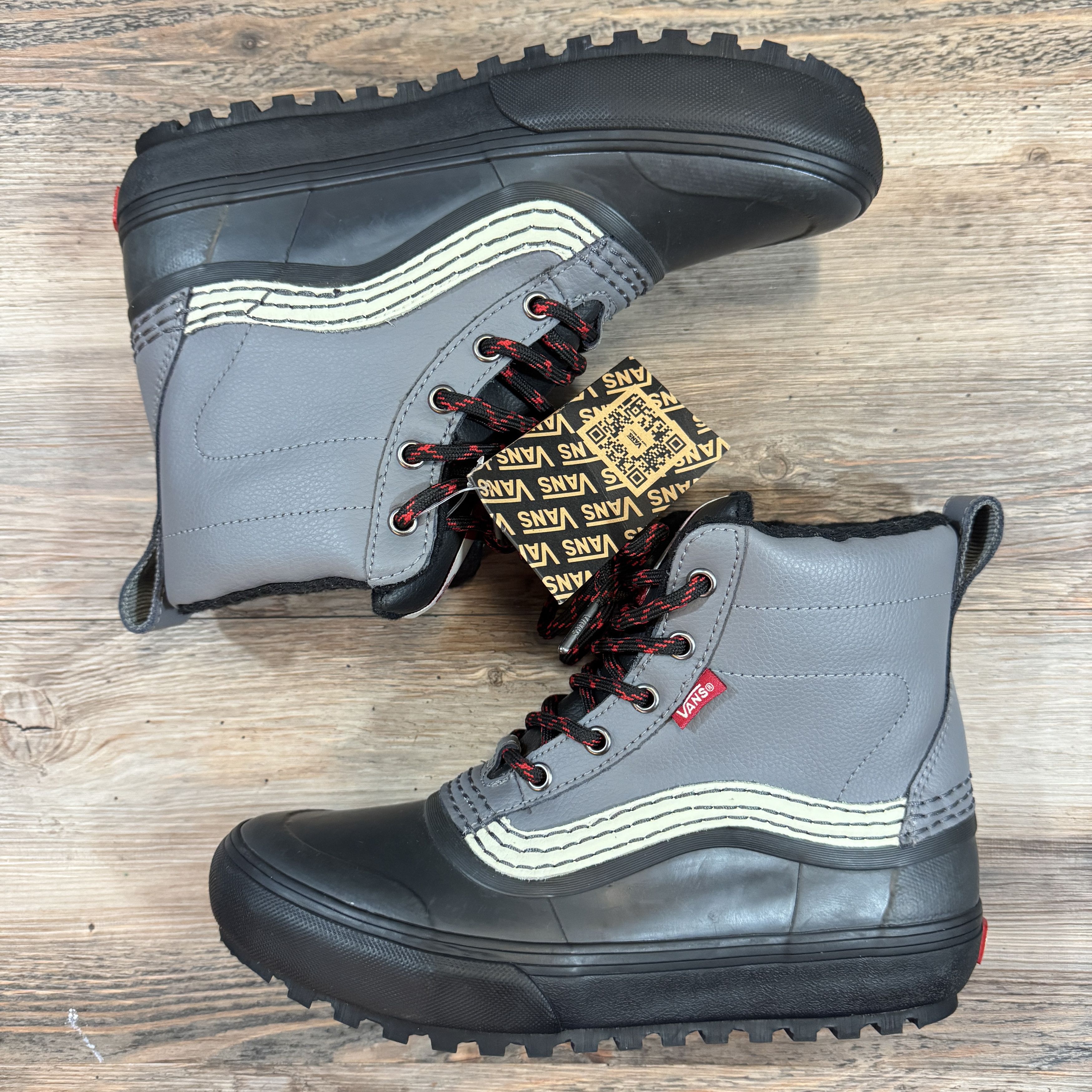 Vans Deadstock NWT VANS Standard Mid Snow MTE Old Skool Skate Size US 7 / EU 40 - 2 Thumbnail