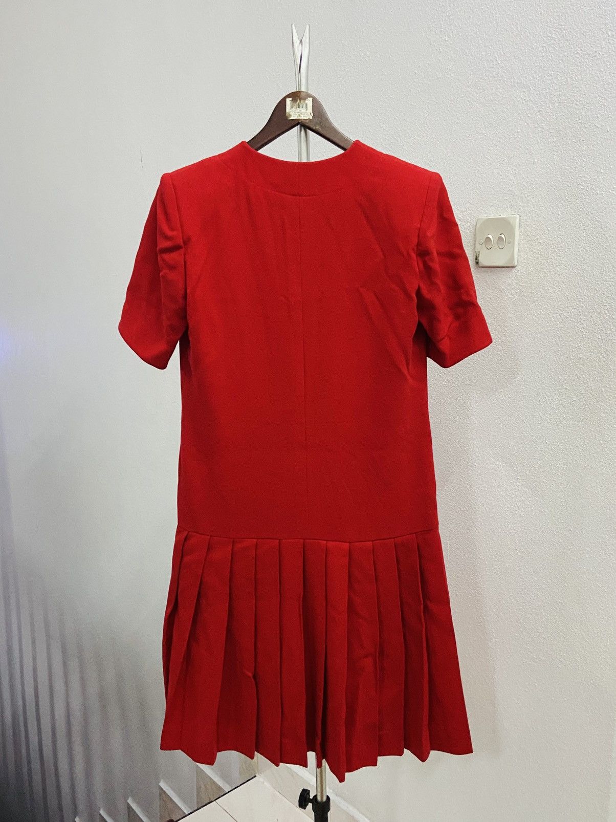 Givenchy GIVENCHY RED PLEATED SHIFT MIDI DRESS Size S / US 4 / IT 40 - 2 Thumbnail