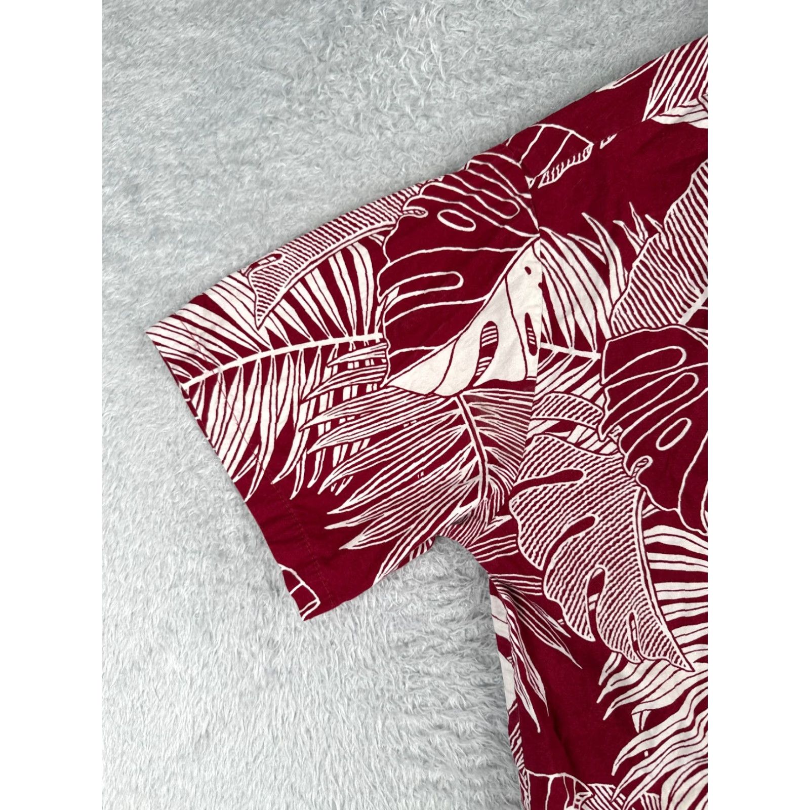 Hilo Hattie Hilo Hattie Men Hawaiian Shirt Large Red White Palm Leaf 100% Cotton Made USA Shirt Mens Floral Resort Aloha Luau Vacation 60s 70s 80s? Size US L / EU 52-54 / 3 - 3 Thumbnail