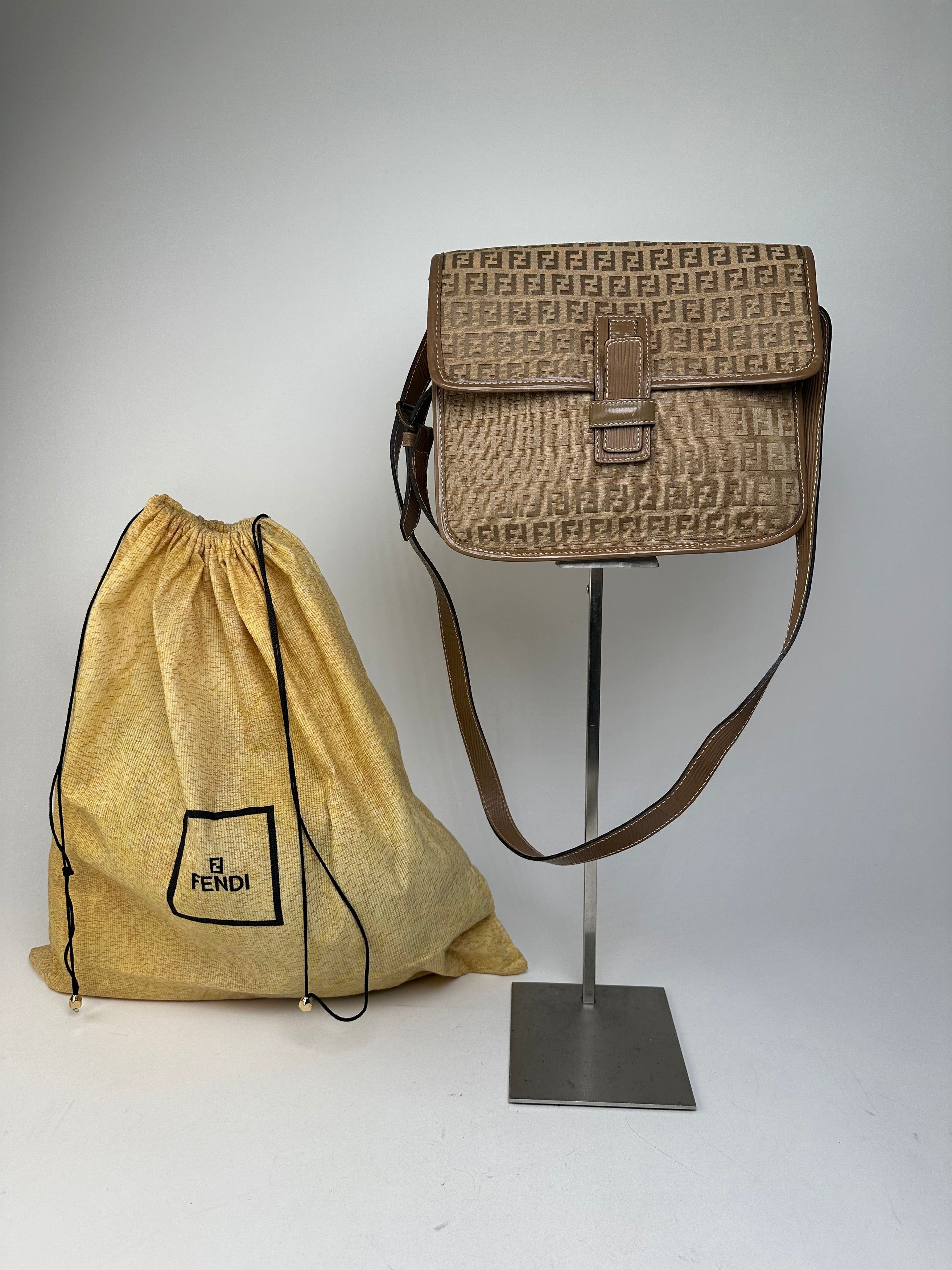 Fendi Vintage FF Monogram Leather Shoulder Bag Brown Size ONE SIZE - 1 Thumbnail