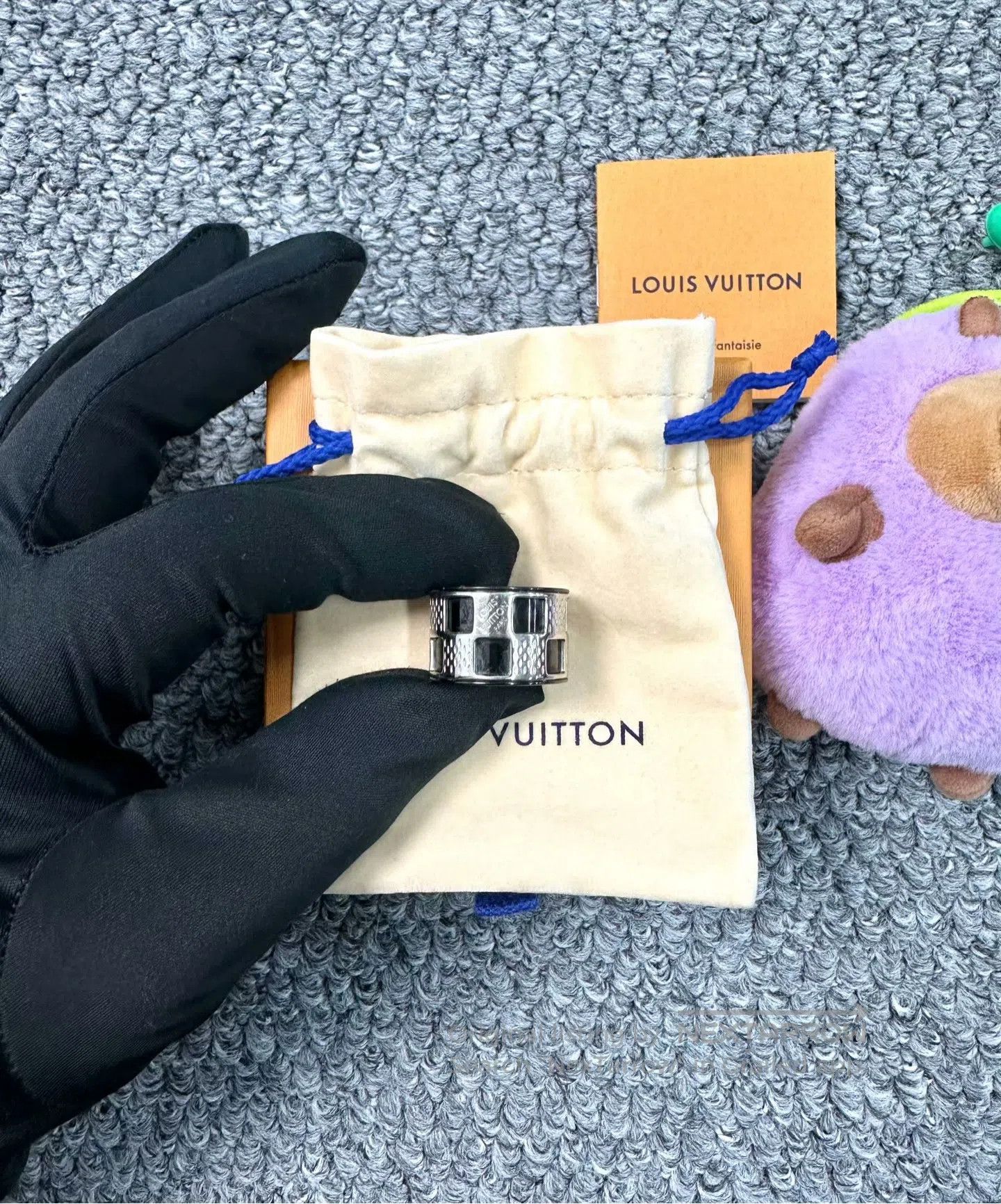 Louis Vuitton Louis Vuitton Chessboard Pattern Letter Logo Ring| Size ONE SIZE - 2 Thumbnail