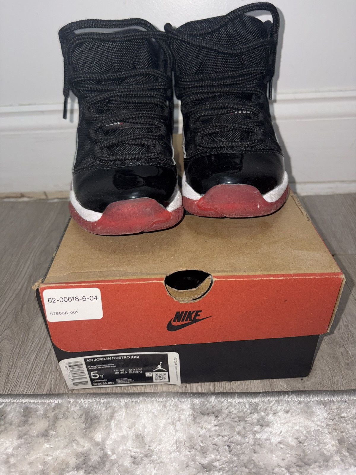 Jordan Brand Jordan Bred 11s Size US 6.5 / IT 36.5 - 4 Thumbnail