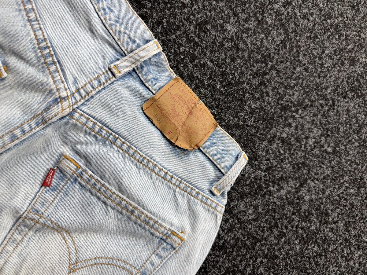 Levi's Vintage Clothing 90s Vintage Levi's 501 Made In Australia Light Wash Jeans Size US 29 - 21 Thumbnail