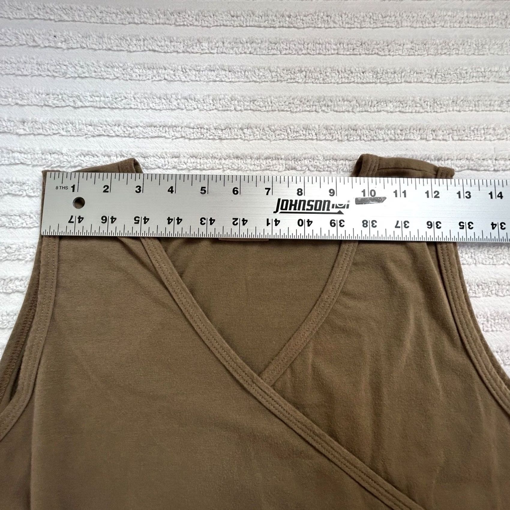 Vintage VINTAGE Barclay Women's Surplice Neck Tunic Tank Top Sleeveless Brown 1 Brown Sleeveless Knit Top Women Tunic Size XS / US 0-2 / IT 36-38 - 5 Thumbnail