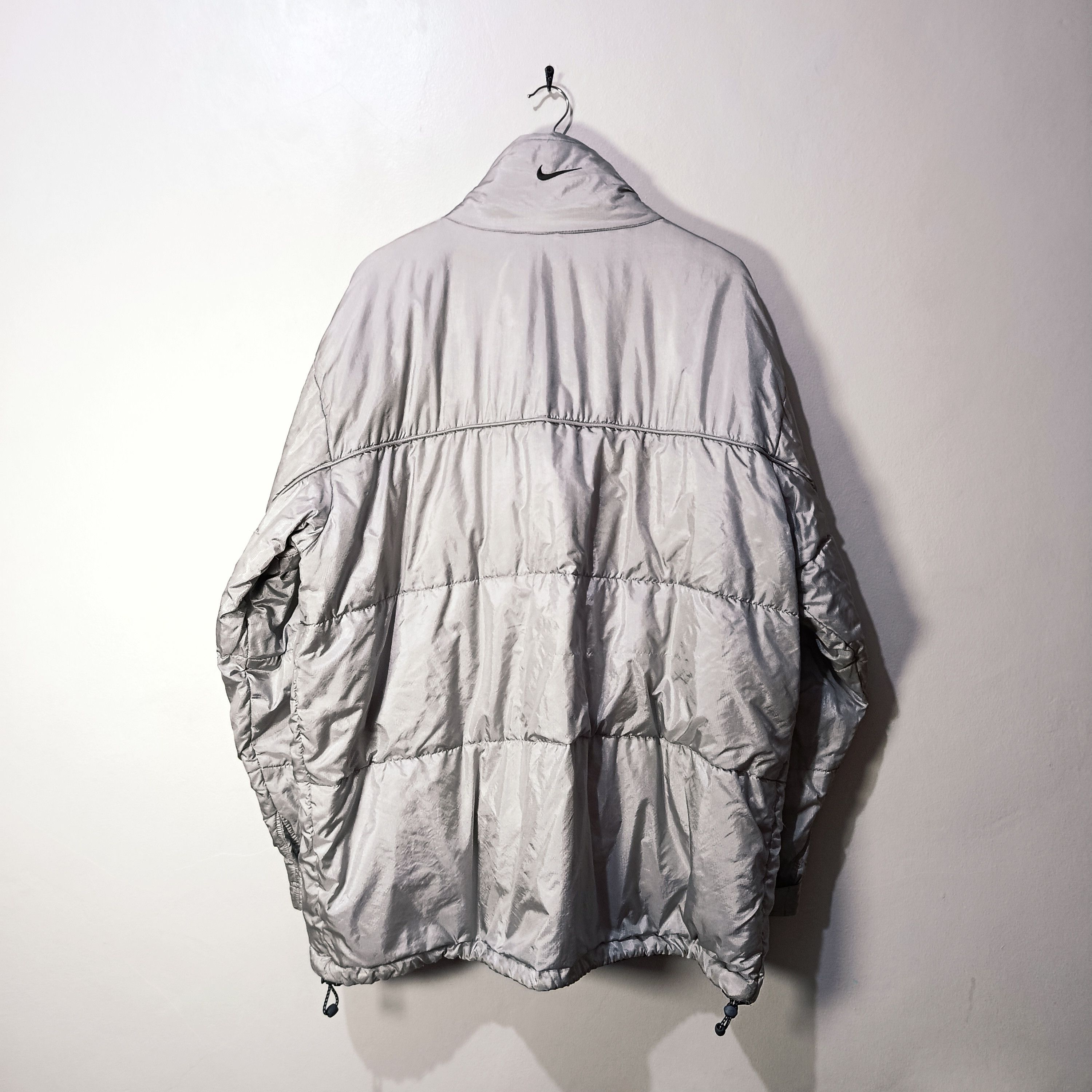 Nike Nike Metallic Silver Vintage Puffer Jacket Y2K Size US L / EU 52-54 / 3 - 3 Thumbnail