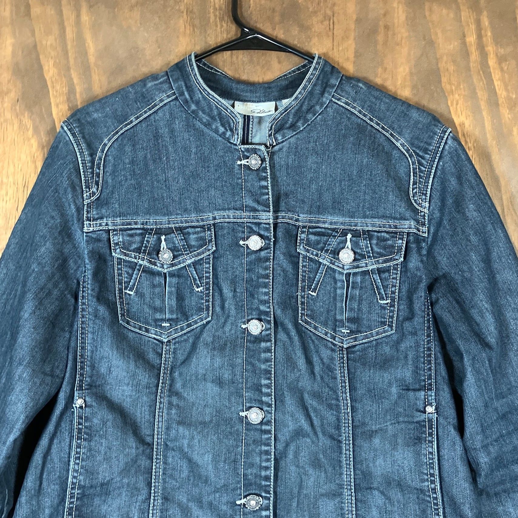 Vintage Chicos Womens Jacket Blue Denim Button Up Front Pockets Stretch L Regular Cotton 2 (L) Fall Winter Spring Mens/Womens? Size L / US 10 / IT 46 - 2 Thumbnail