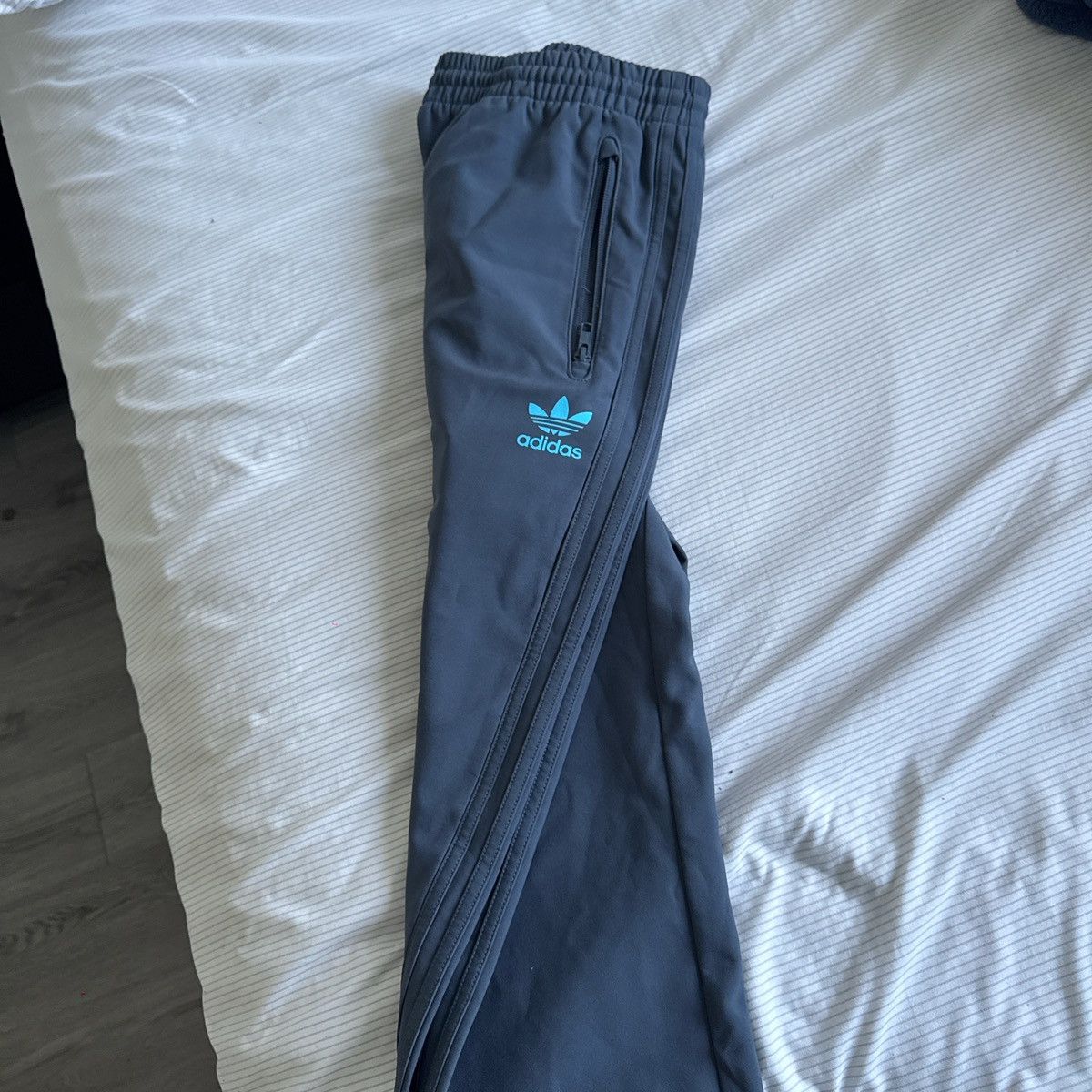 Adidas Dark Grey Adidas sweat pants Size US 27 - 1 Thumbnail