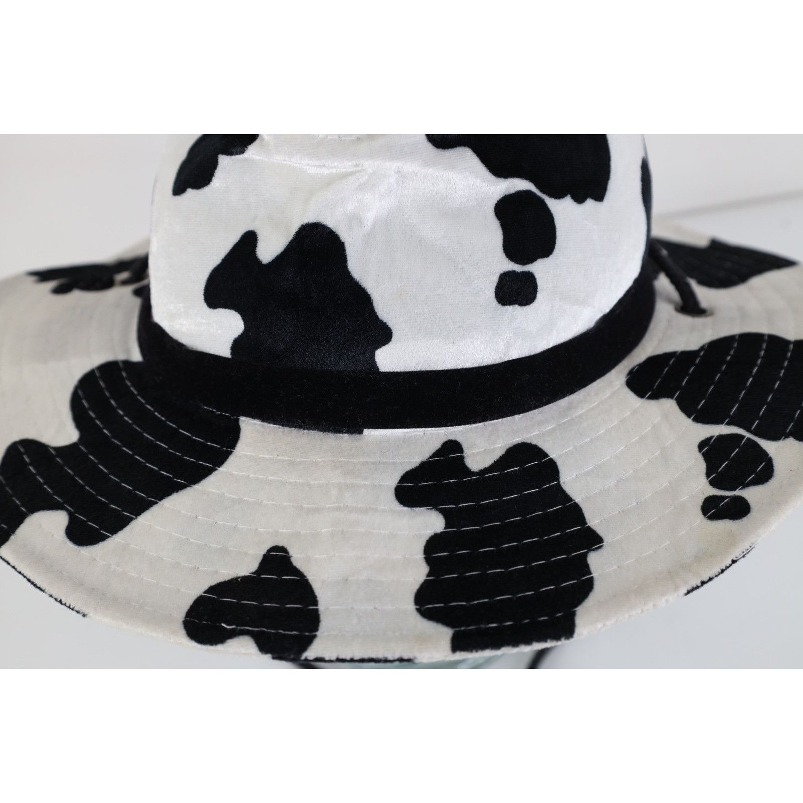 Vintage Vintage 90s Streetwear Cowgirl Cow Spots Velour Cowboy Hat Size ONE SIZE - 2 Thumbnail