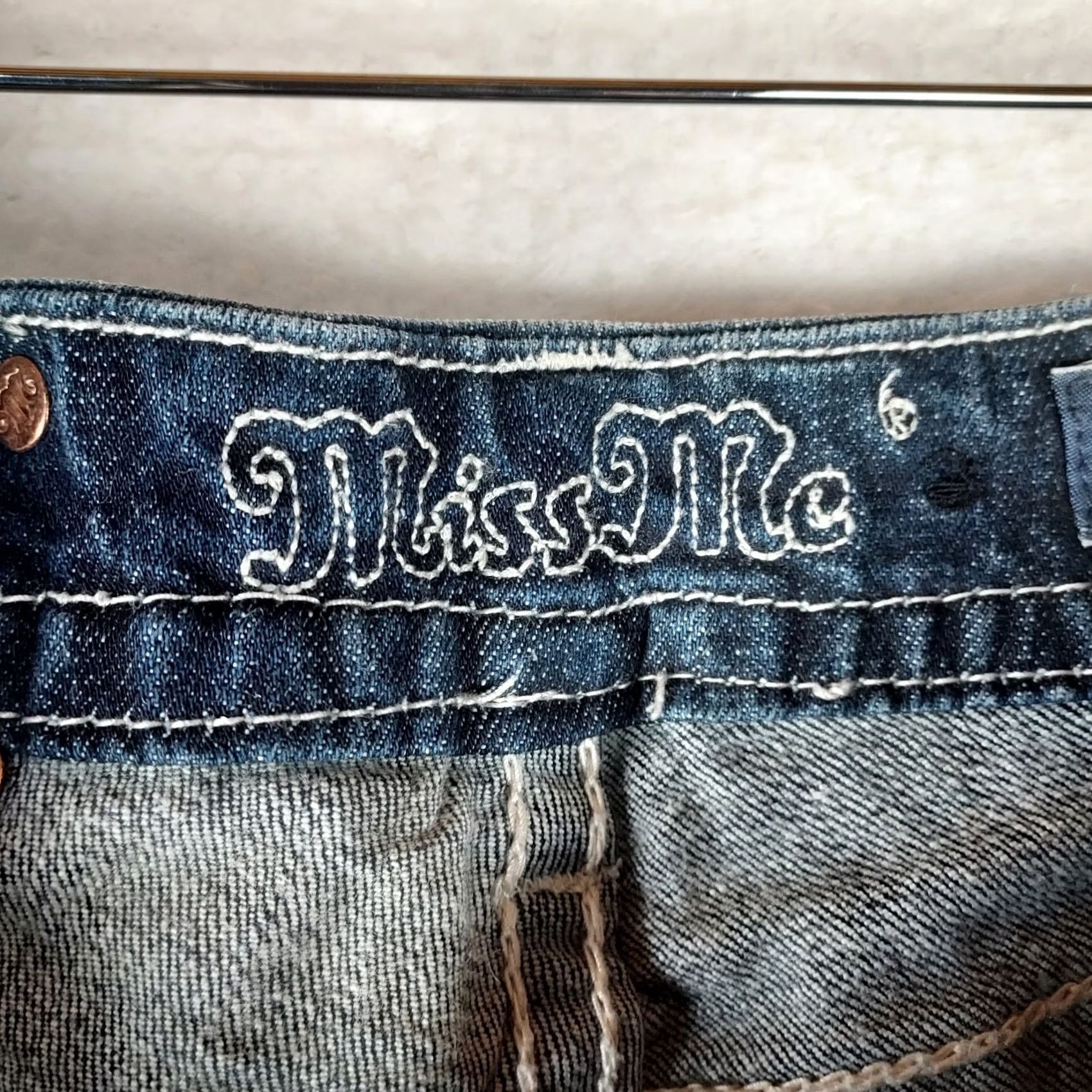 Miss Me Miss Me Jeans Cropped Distressed Denim 30x14.5 Blue Medium Wash Rhinestone 5-Pocket Zip Womens Regular 30" x 14.5" Size 30" / US 8 / IT 44 - 5 Thumbnail
