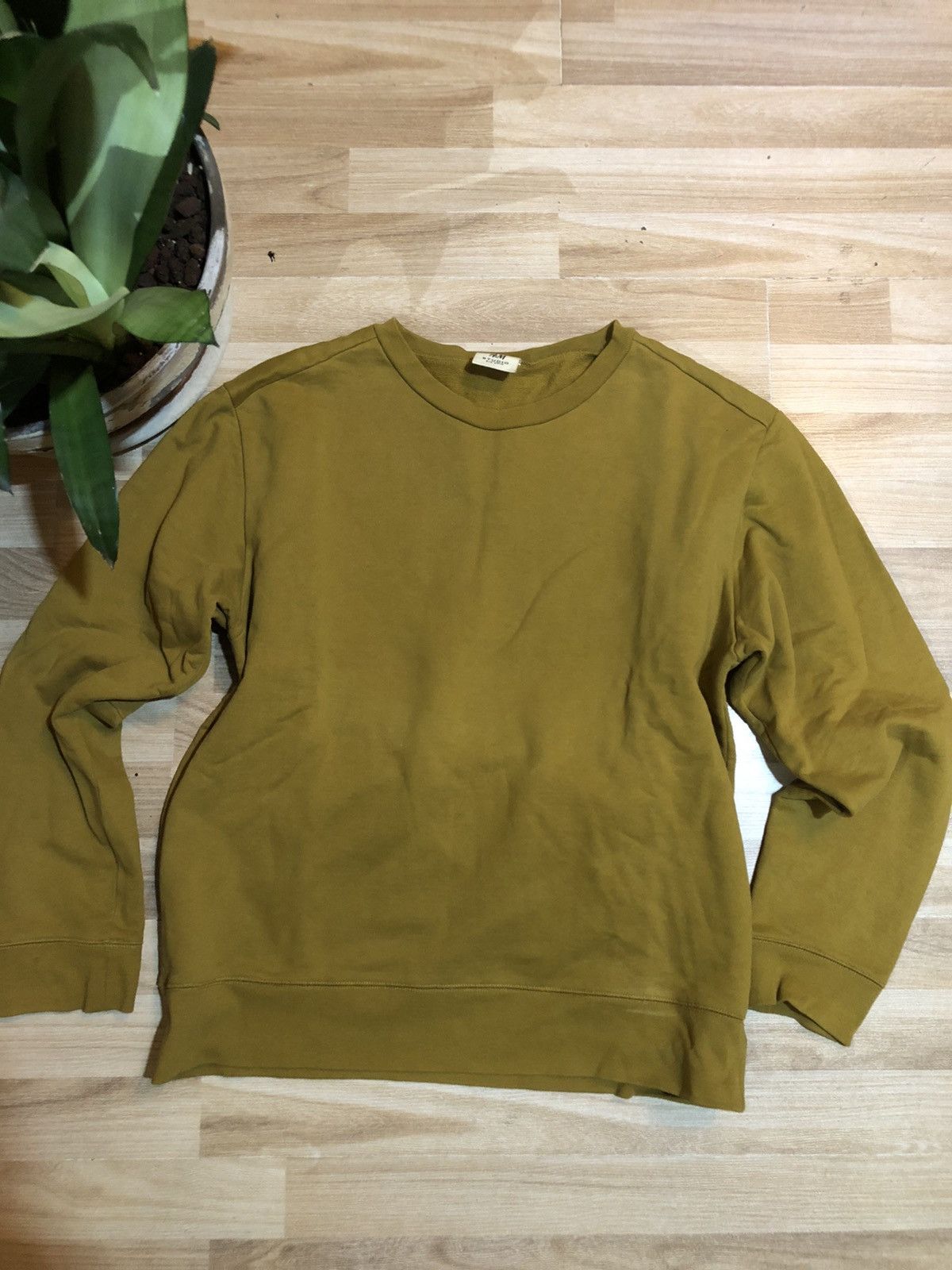H&M Rare H&M Studio 2016 Sweatshirt Hoodie Size M Mustard Size US M / EU 48-50 / 2 - 1 Thumbnail