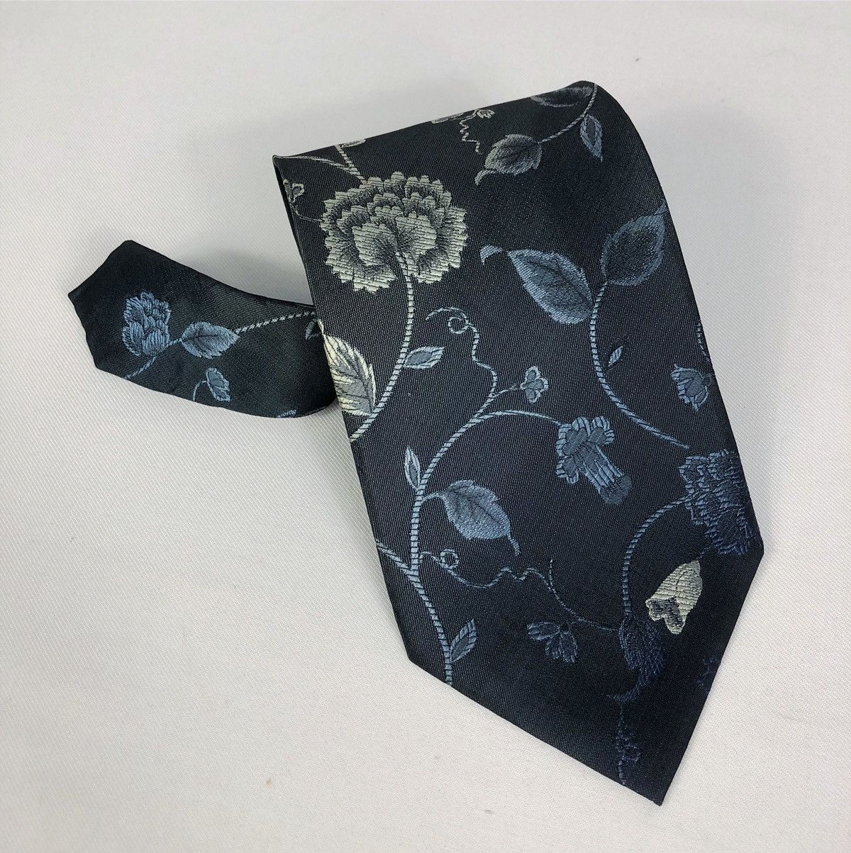Balenciaga Rare Vintage Balenciaga Floral Silk Tie Size ONE SIZE - 8 Thumbnail