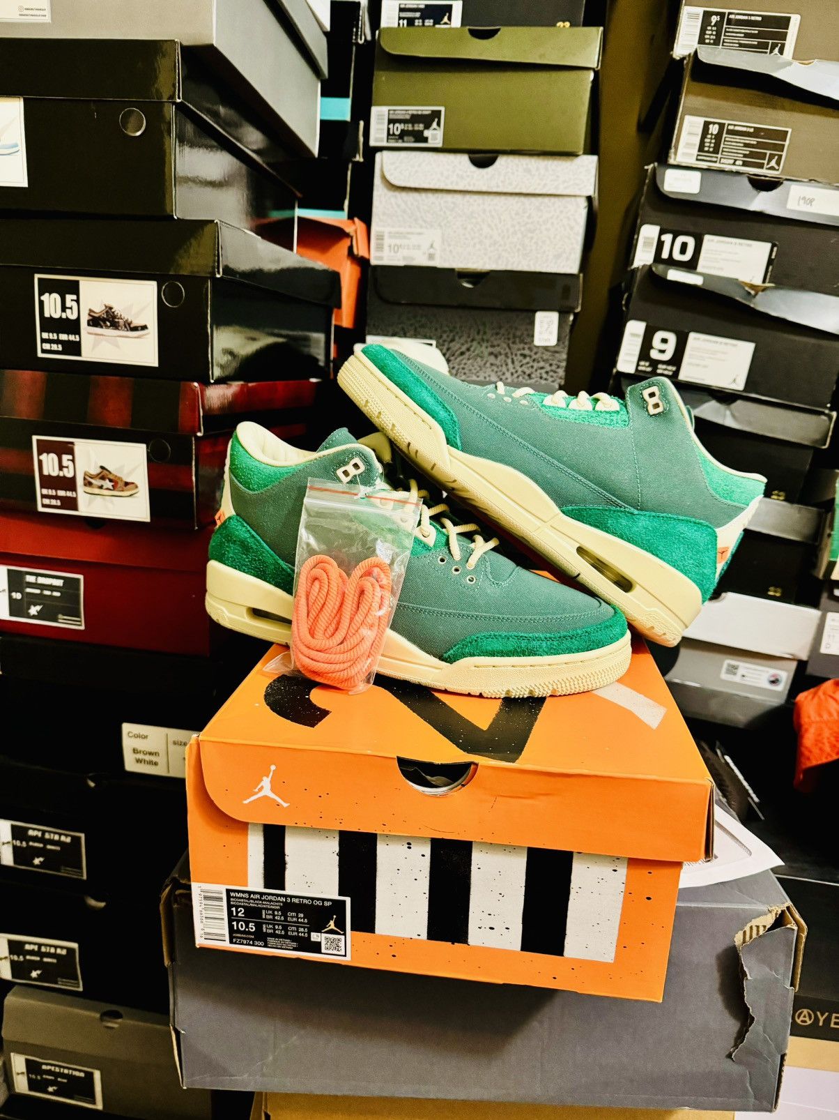Nike Bicoastal Jordan retro 3’s Size US 10.5 / EU 43-44 - 1 Thumbnail