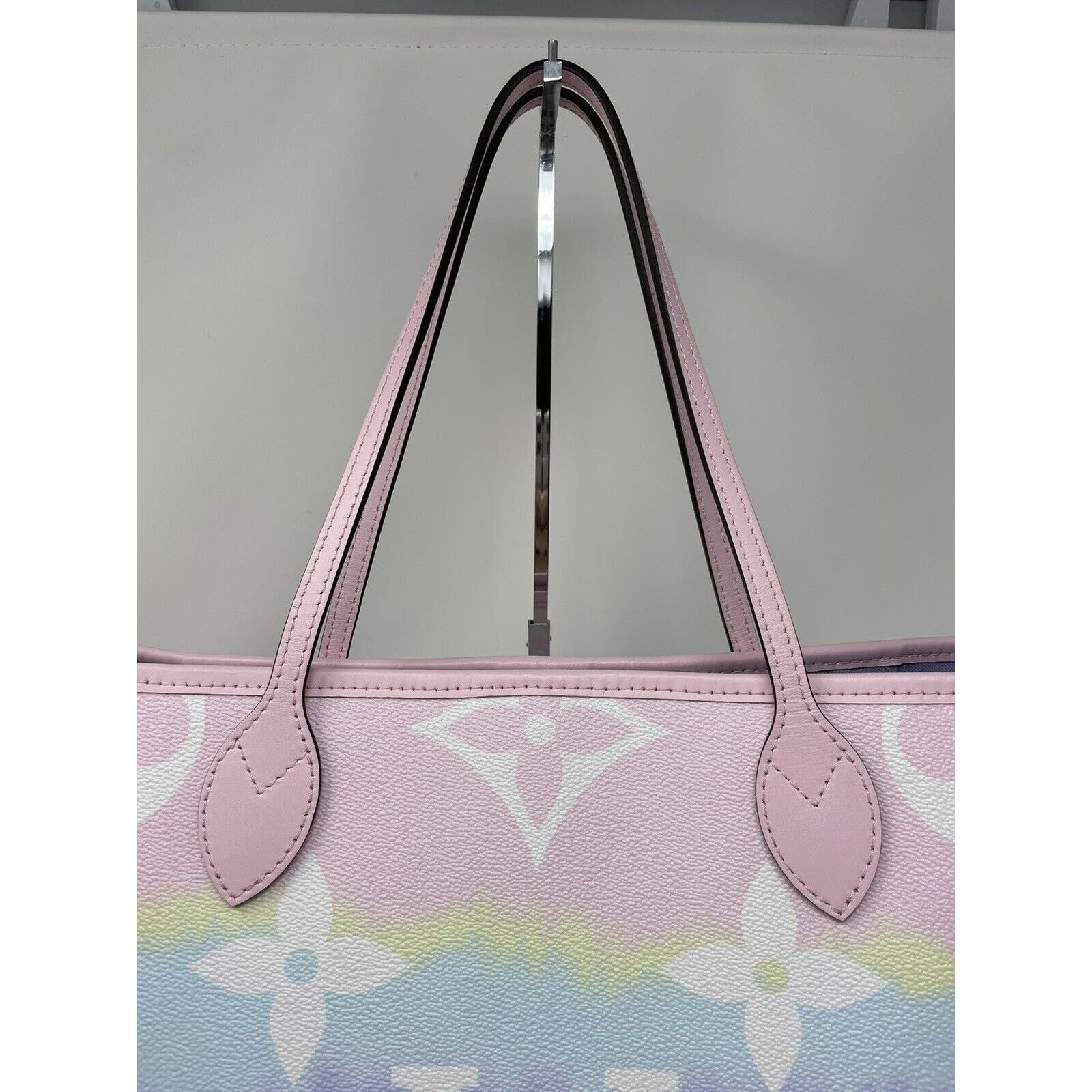 Louis Vuitton Louis Vuitton Authentic Escale Pastel Pink Neverfull Giant Size ONE SIZE - 7 Thumbnail