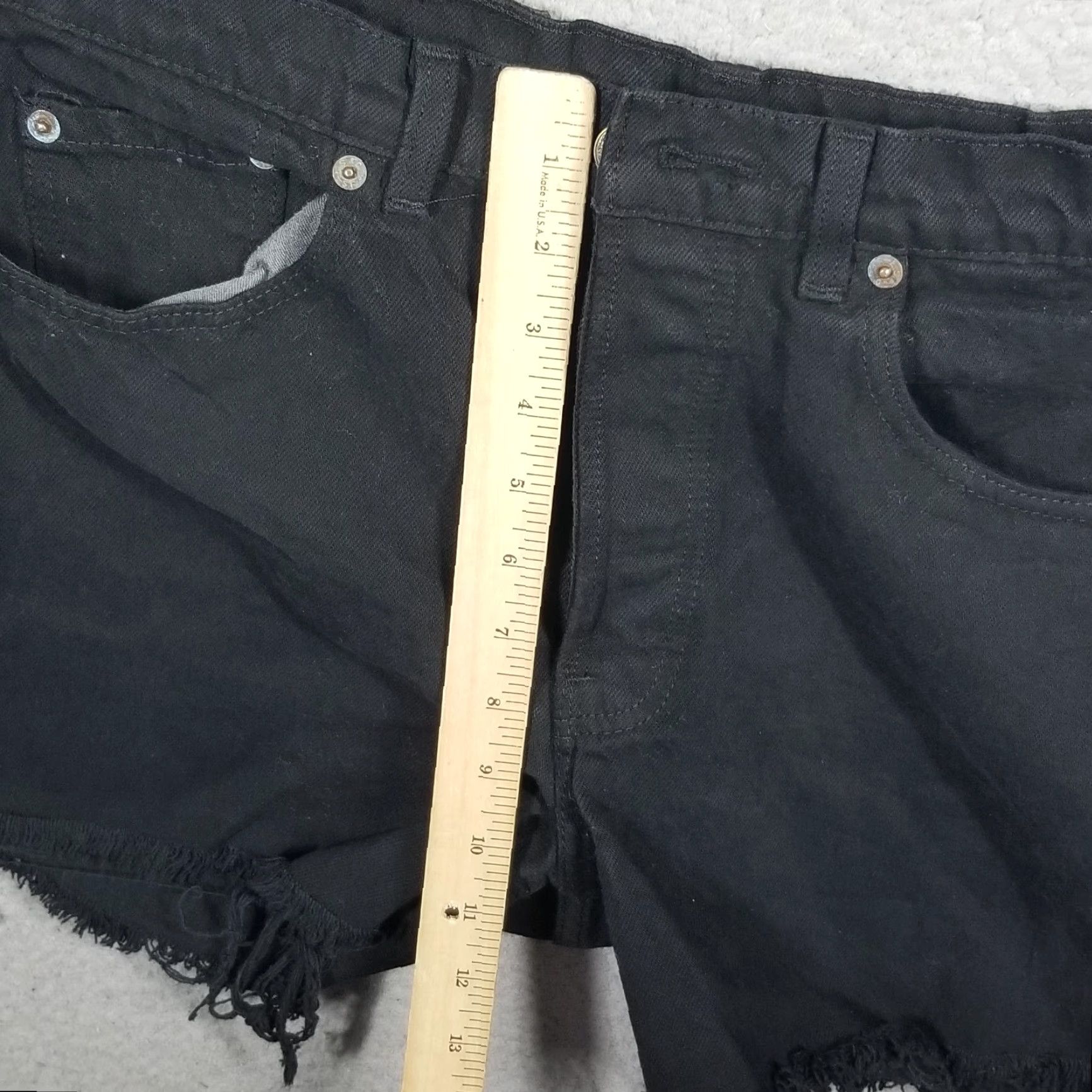 Levi's Levi's 501 Denim Shorts Womens 30X6 Black Button Fly Cut Off Distressed Grunge Shirt Womens 30X6 Black Button Fly Grunge Levi's 501 Size 30" / US 8 / IT 44 - 4 Thumbnail