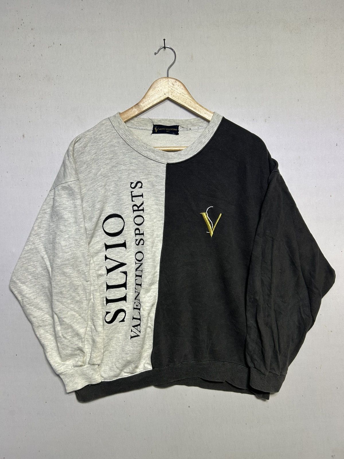 Valentino × Vintage Vintage Silvio Valentino Italy Designer sweatshirt Size US L / EU 52-54 / 3 - 1 Thumbnail